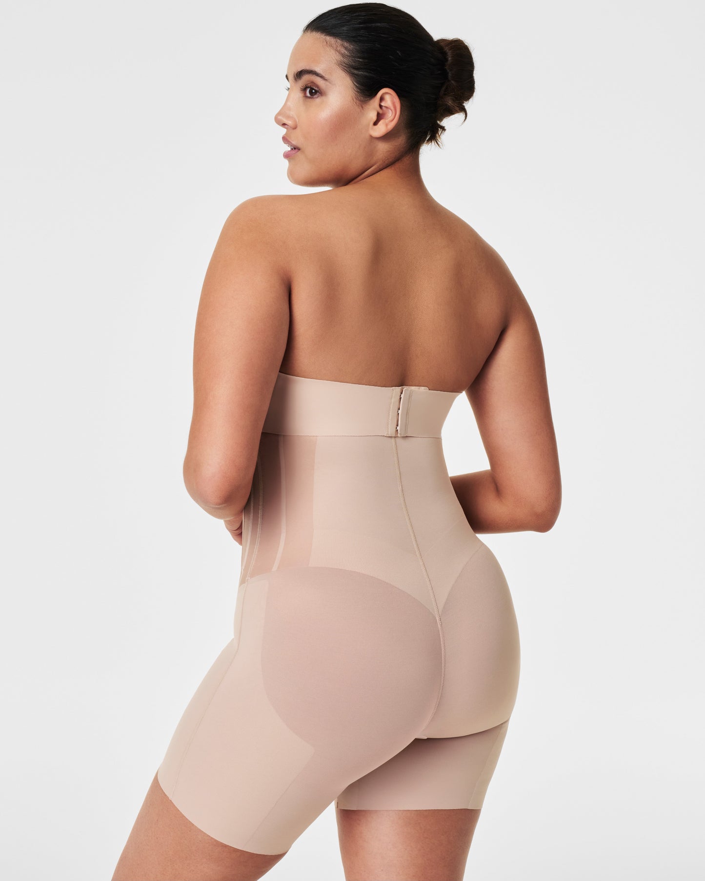 LUKUSAFIsupersculpt™ TotalContour High-Waisted Mid-Thigh Short