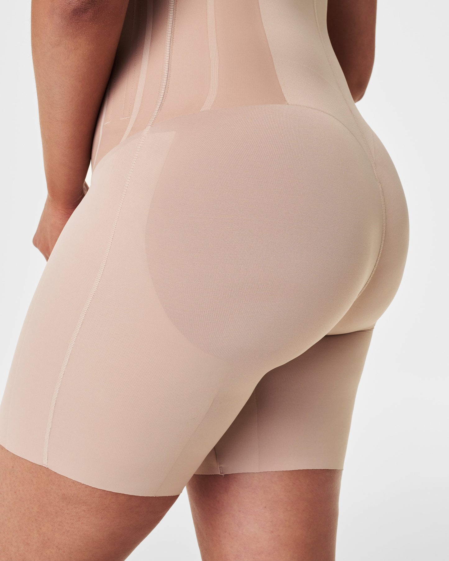 LUKUSAFIsupersculpt™ TotalContour Open-Bust Mid-Thigh Bodysuit