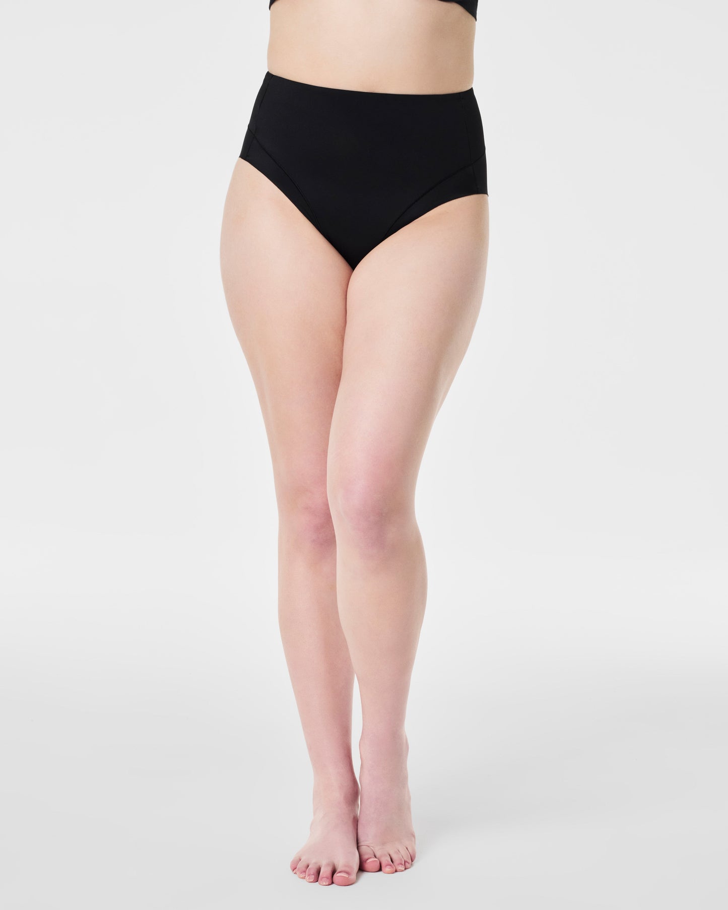LUKUSAFIsupersmooth™ Contouring Hi-Leg Brief