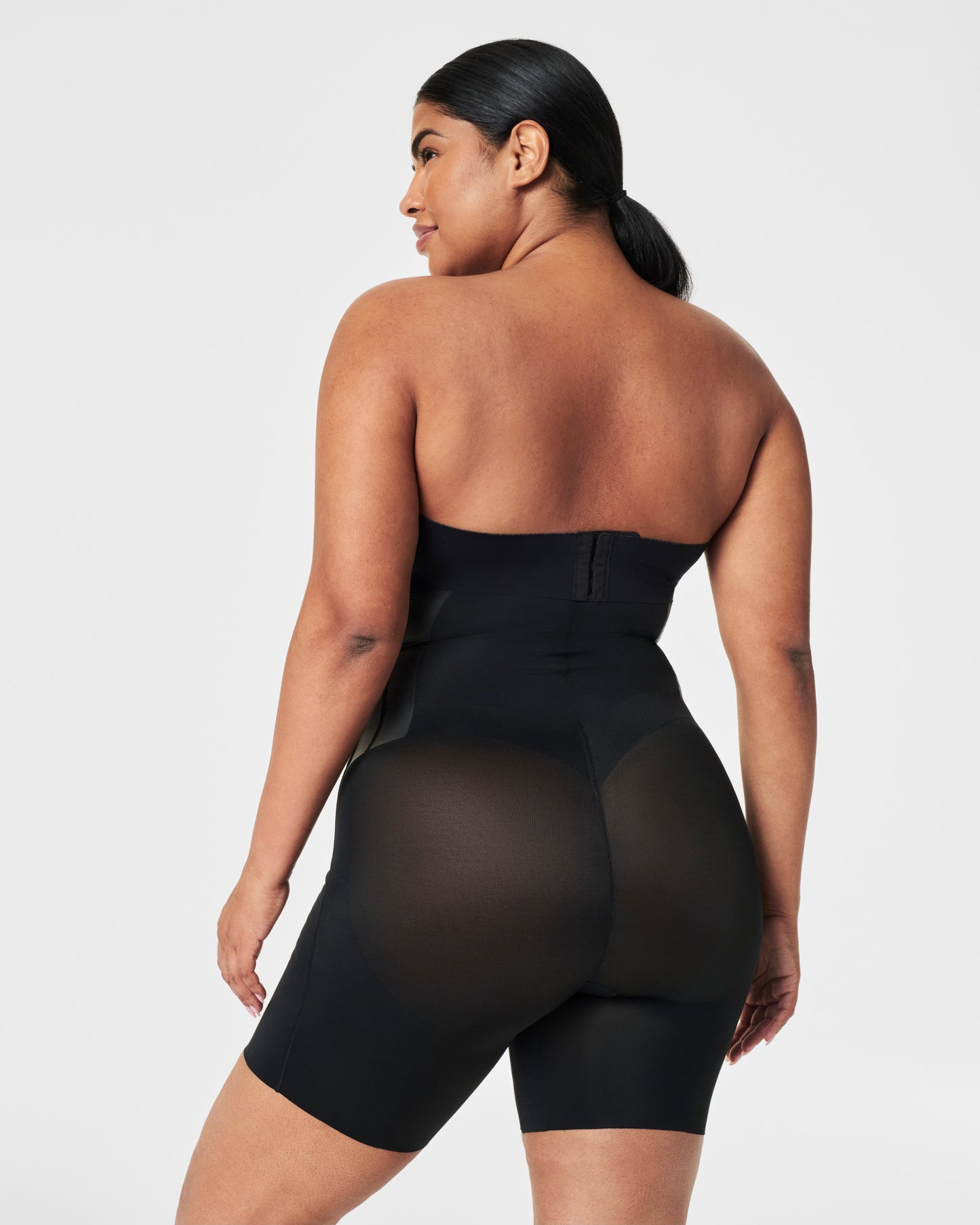 LUKUSAFIsupersculpt™ TotalContour High-Waisted Mid-Thigh Short