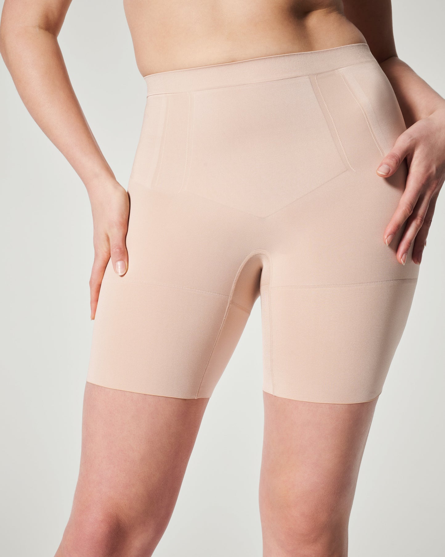LUKUSAFIsculpt™ OnCore Mid-Thigh Short