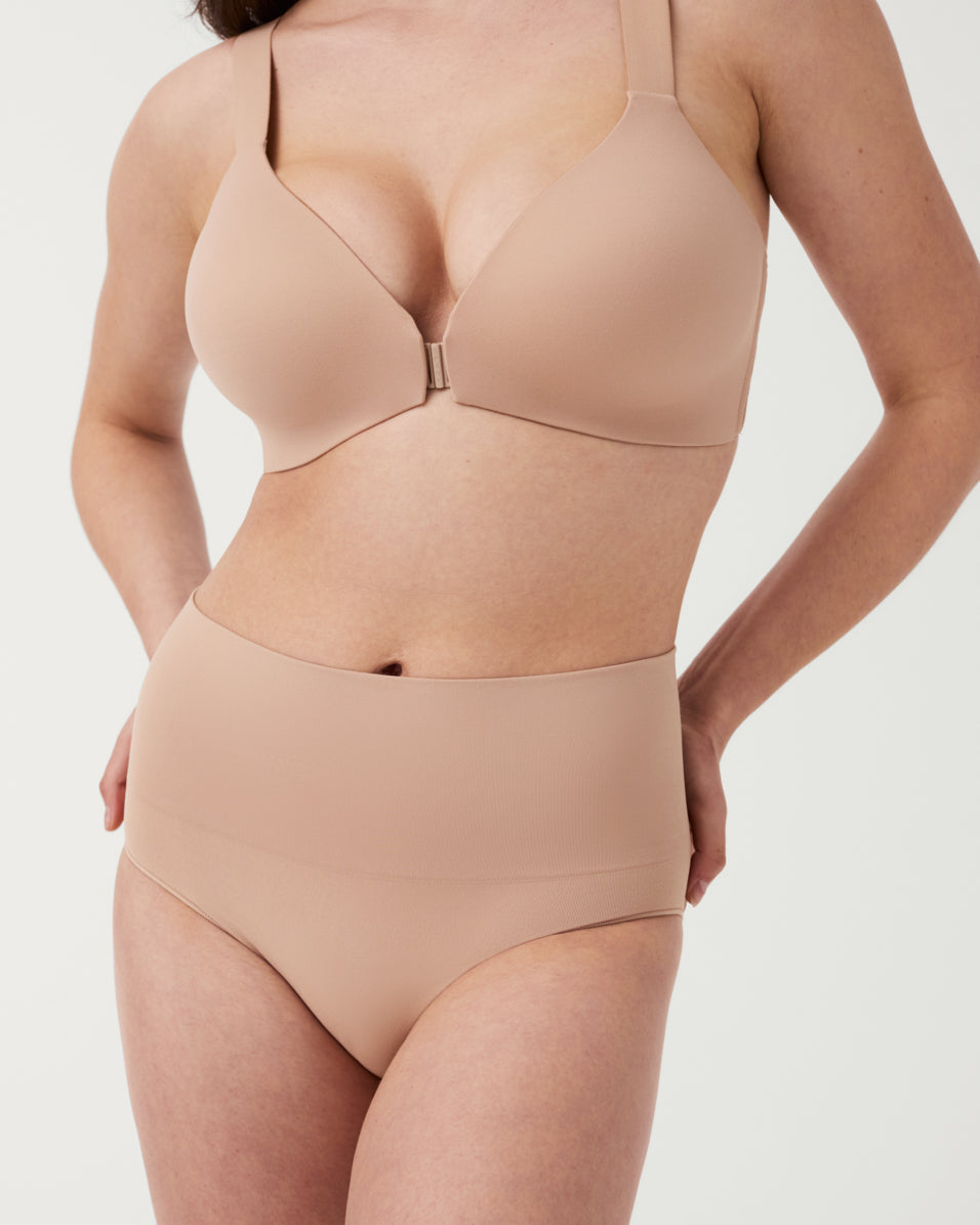 LUKUSAFIsmooth™ Bra-llelujah!® Lightly Lined Wireless Bra