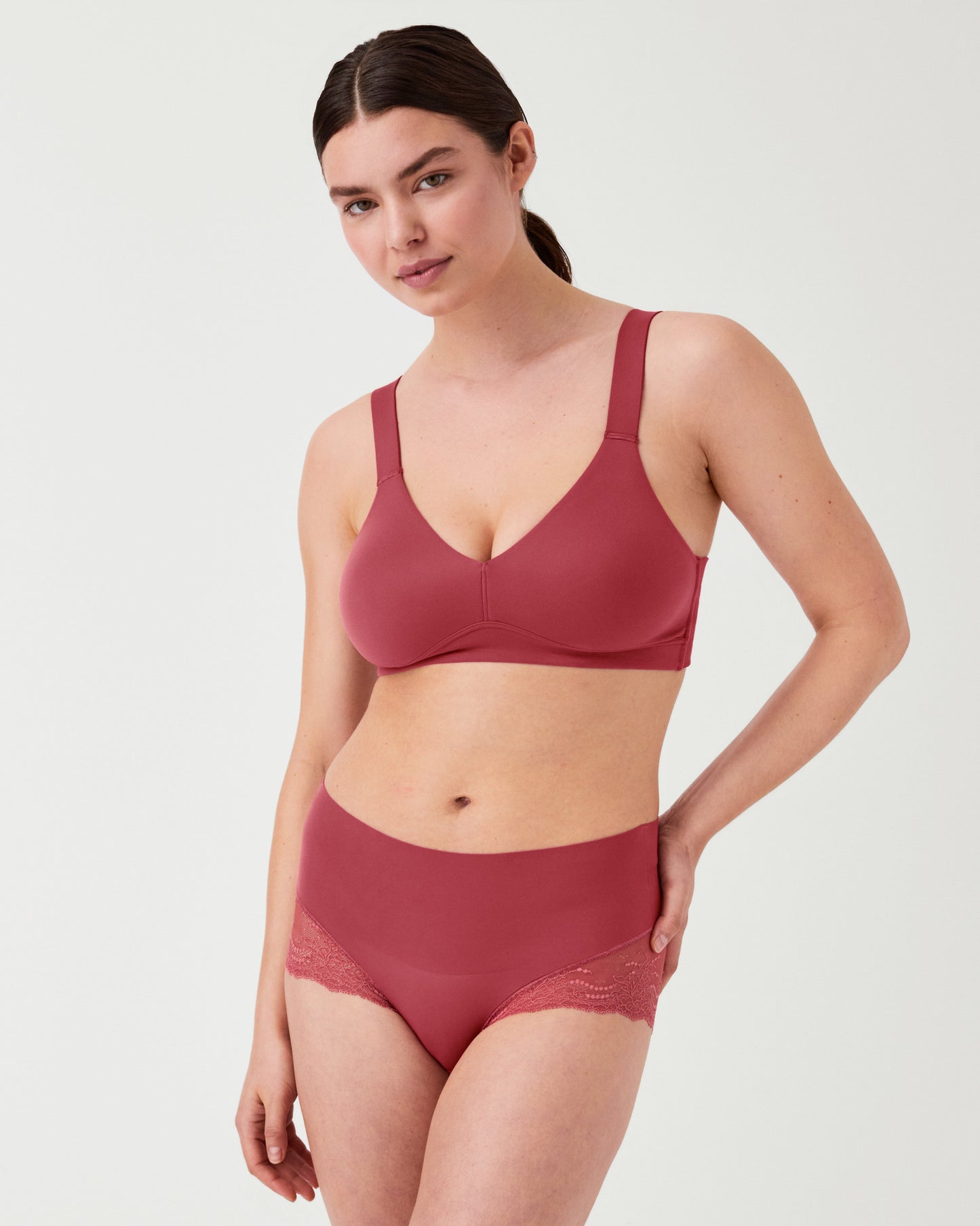 LUKUSAFIsupersmooth™ Undie-tectable® Lace Hi-Hipster