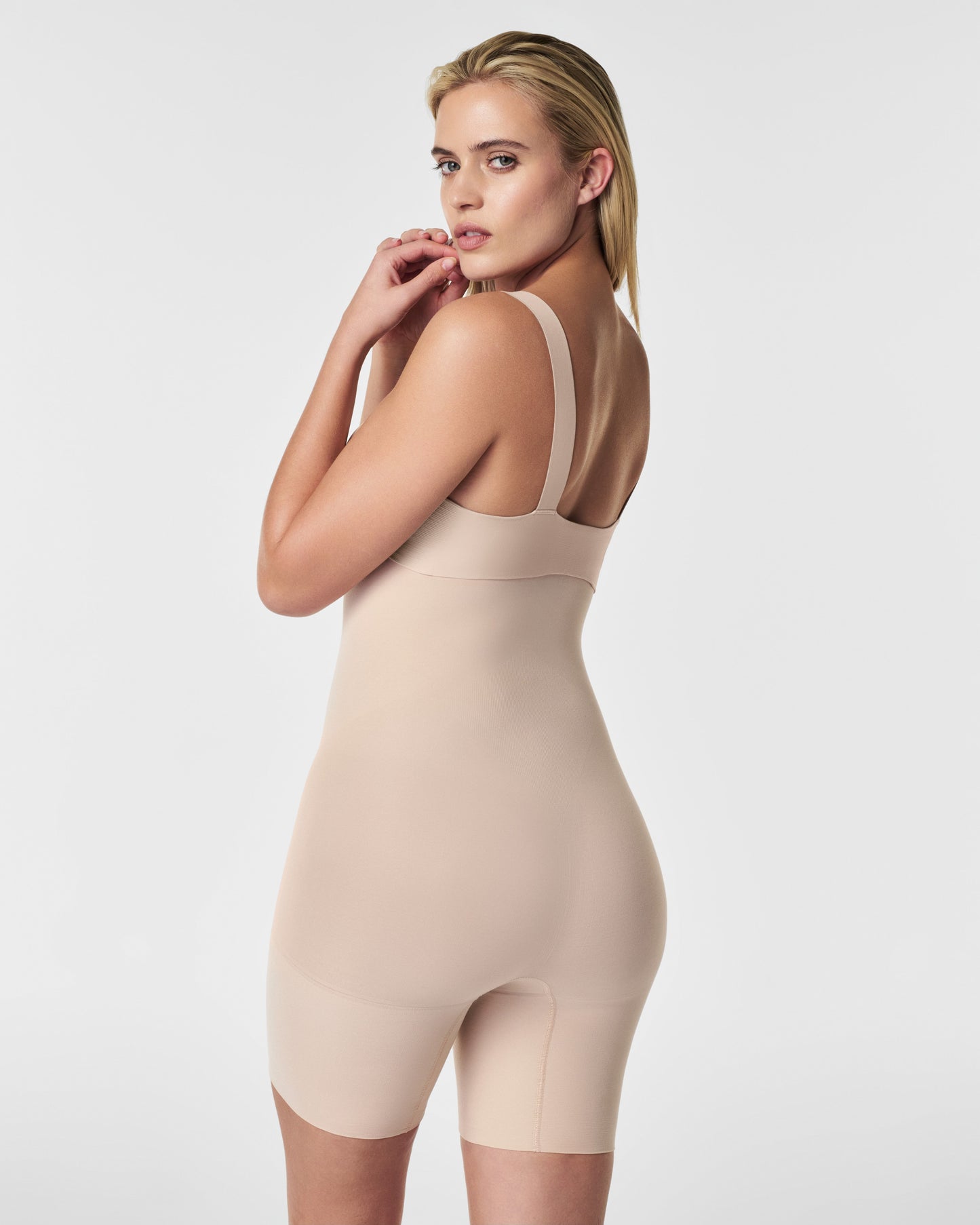 LUKUSAFIsculpt™ Seamless Power High-Waisted Mid-Thigh Short