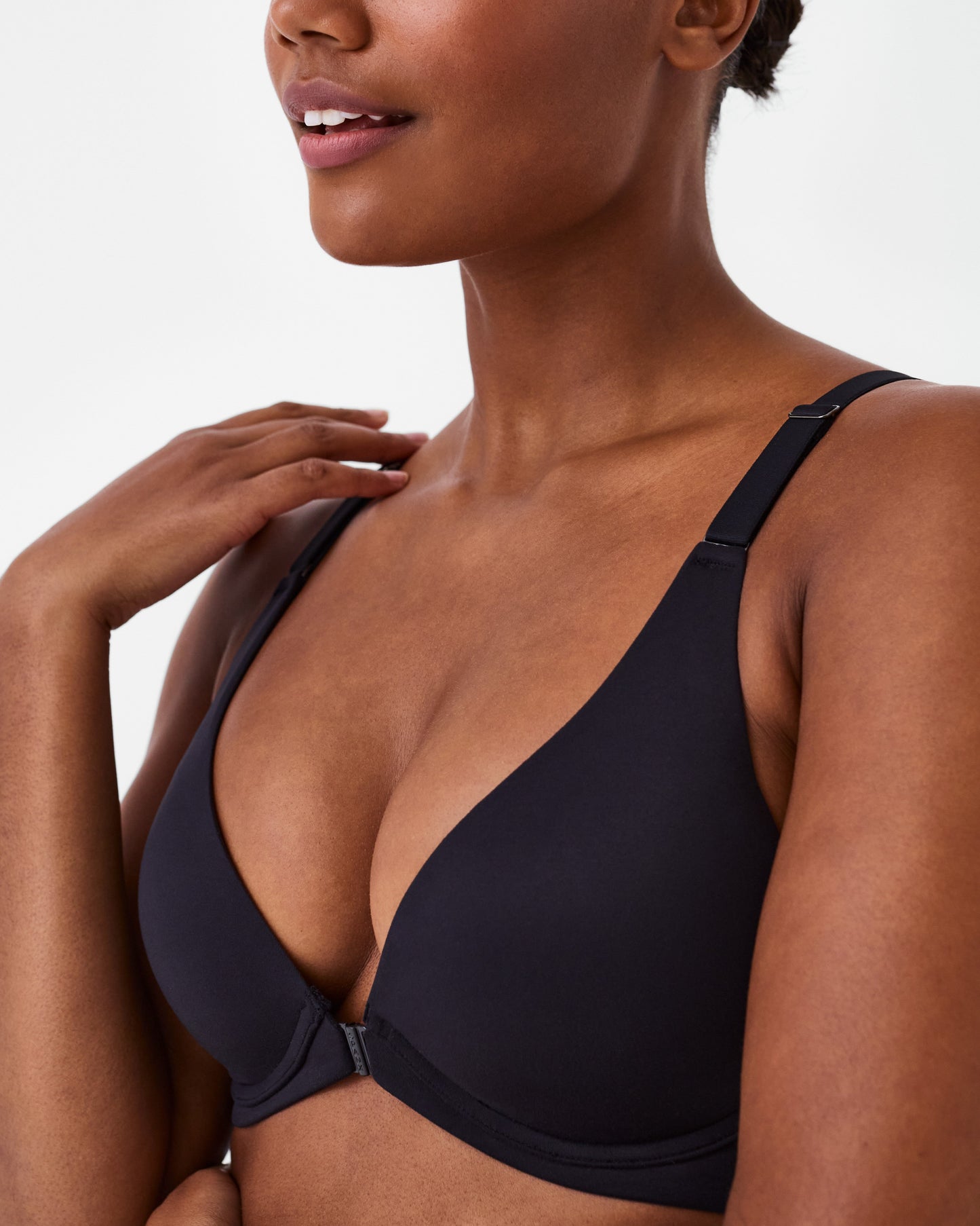 LUKUSAFIsmooth™ Bra-llelujah!® Adjustable Plunge Wireless Lift Bra