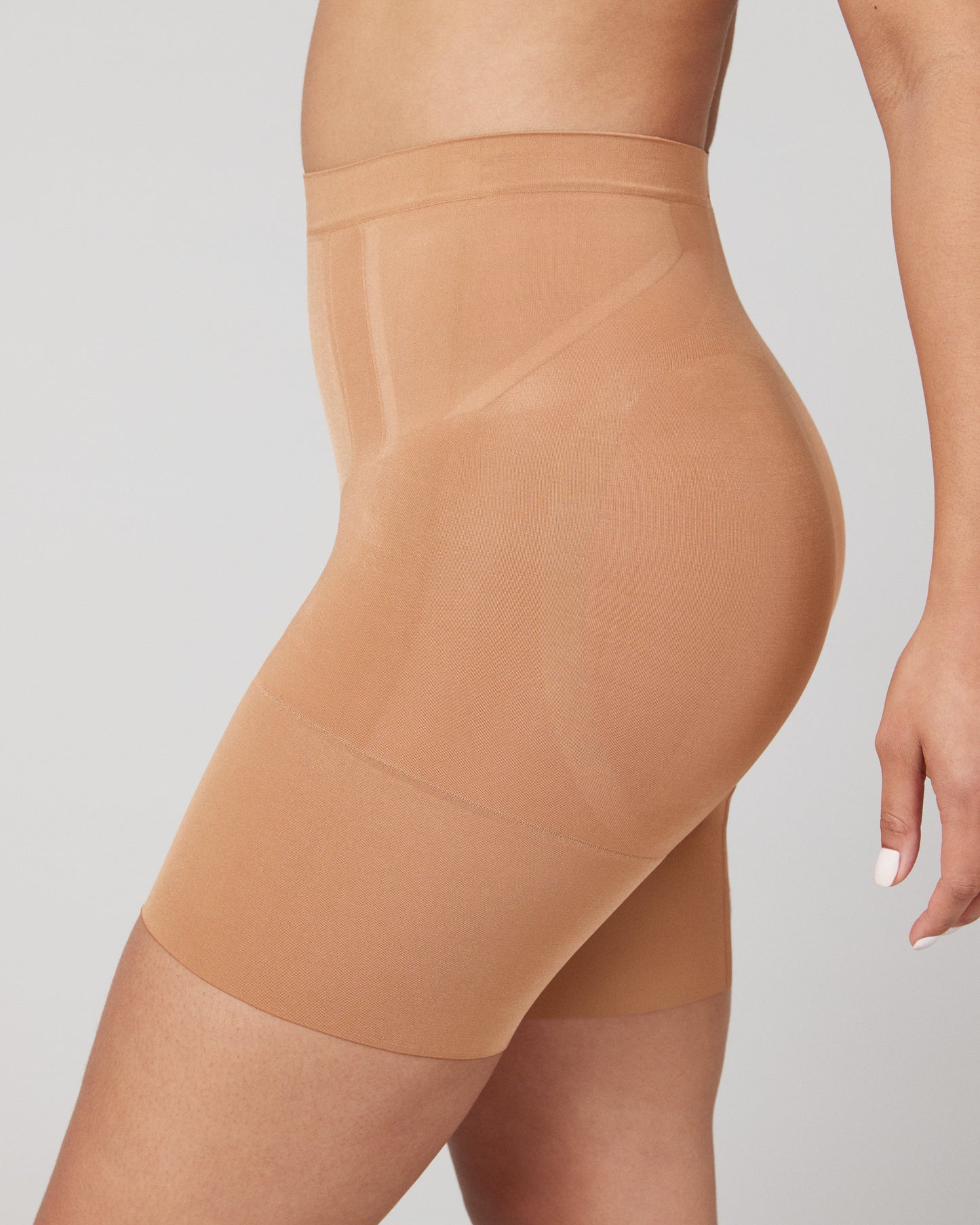 LUKUSAFIsculpt™ OnCore Mid-Thigh Short
