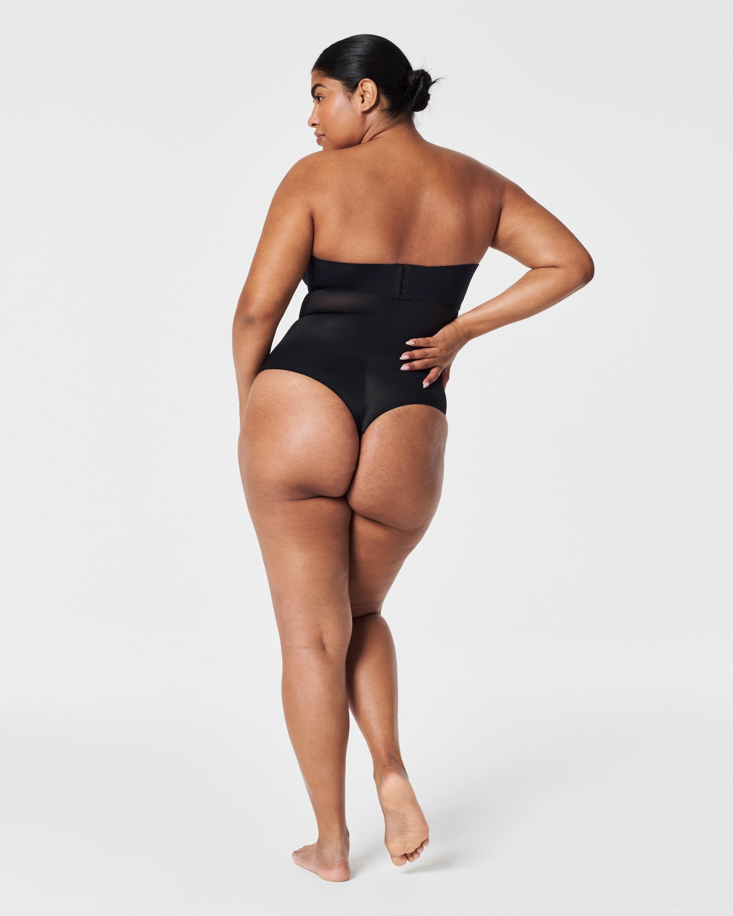 LUKUSAFIshape™ Invisible High-Waisted Thong