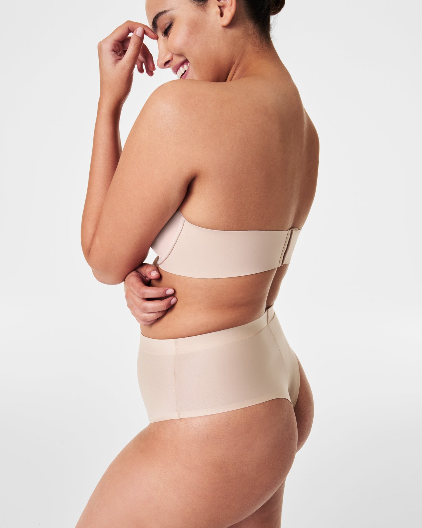 LUKUSAFIshape™ Sheer Control Thong