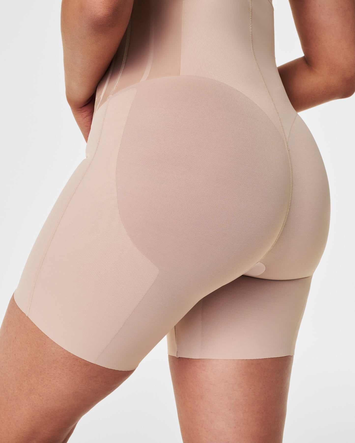 LUKUSAFIsupersculpt™ TotalContour High-Waisted Mid-Thigh Short