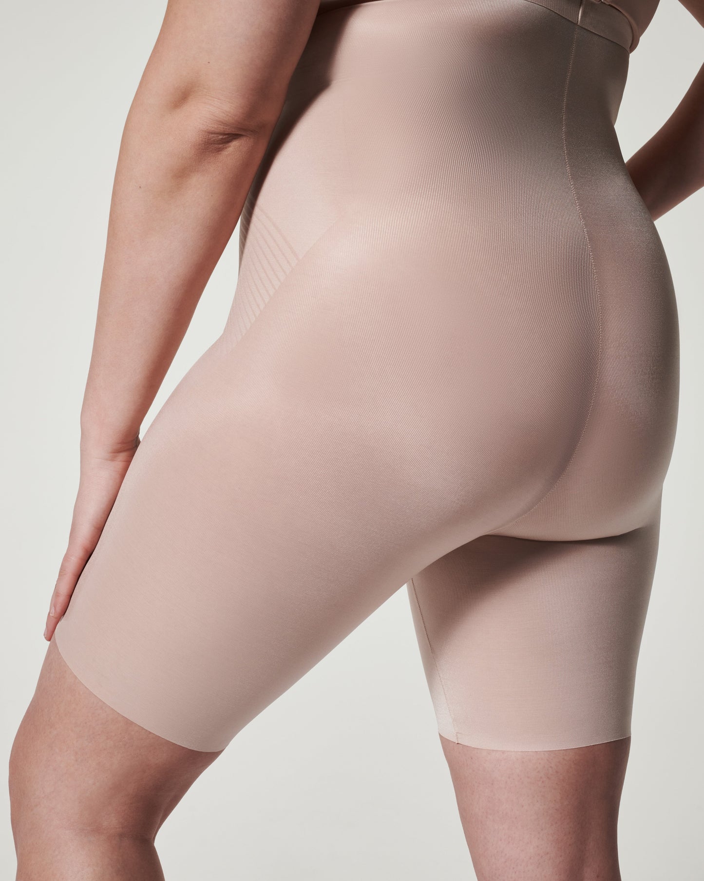 LUKUSAFIshape™ Invisible High-Waisted Mid-Thigh Short