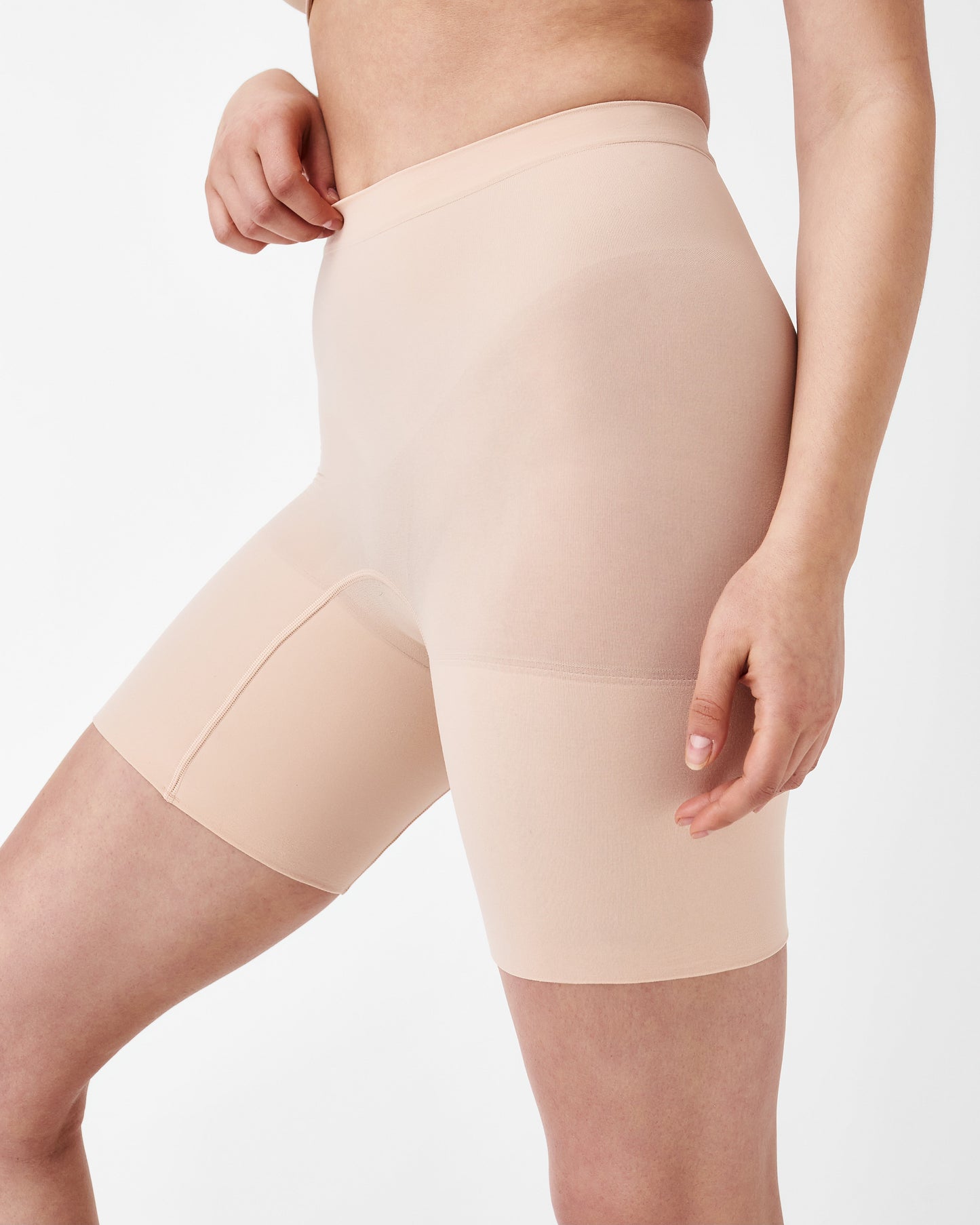LUKUSAFIsculpt™ Seamless Power Mid-Thigh Short