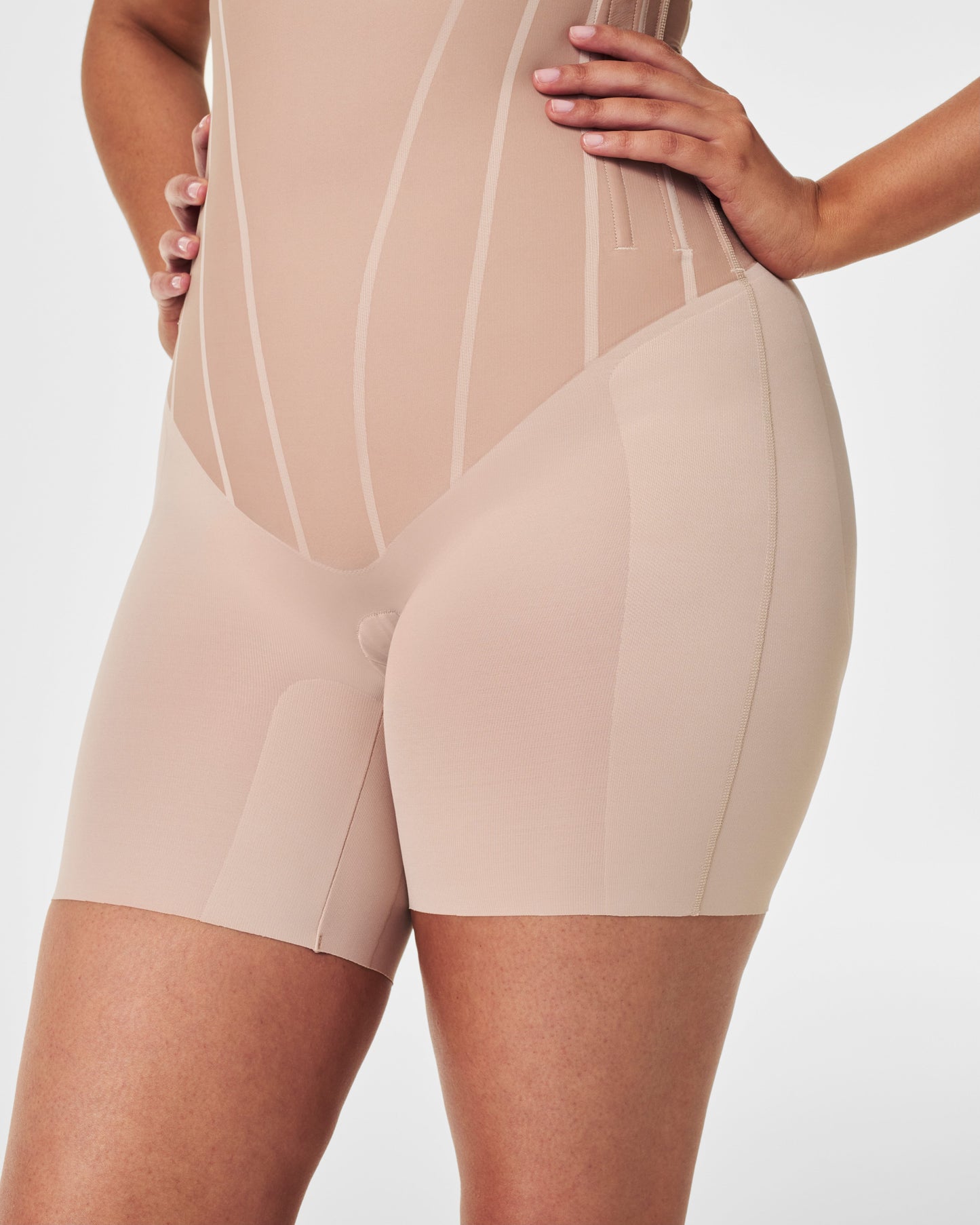 LUKUSAFIsupersculpt™ TotalContour High-Waisted Mid-Thigh Short
