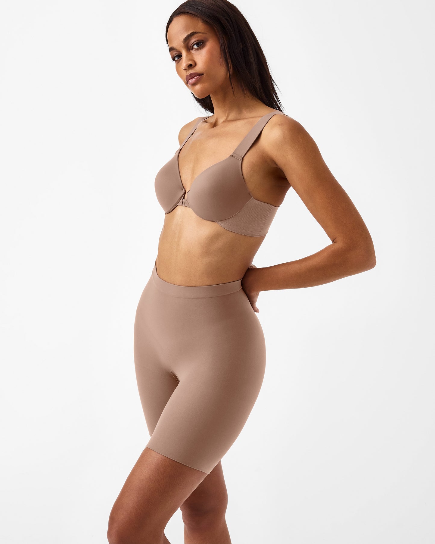 LUKUSAFIsculpt™ Seamless Power Mid-Thigh Short