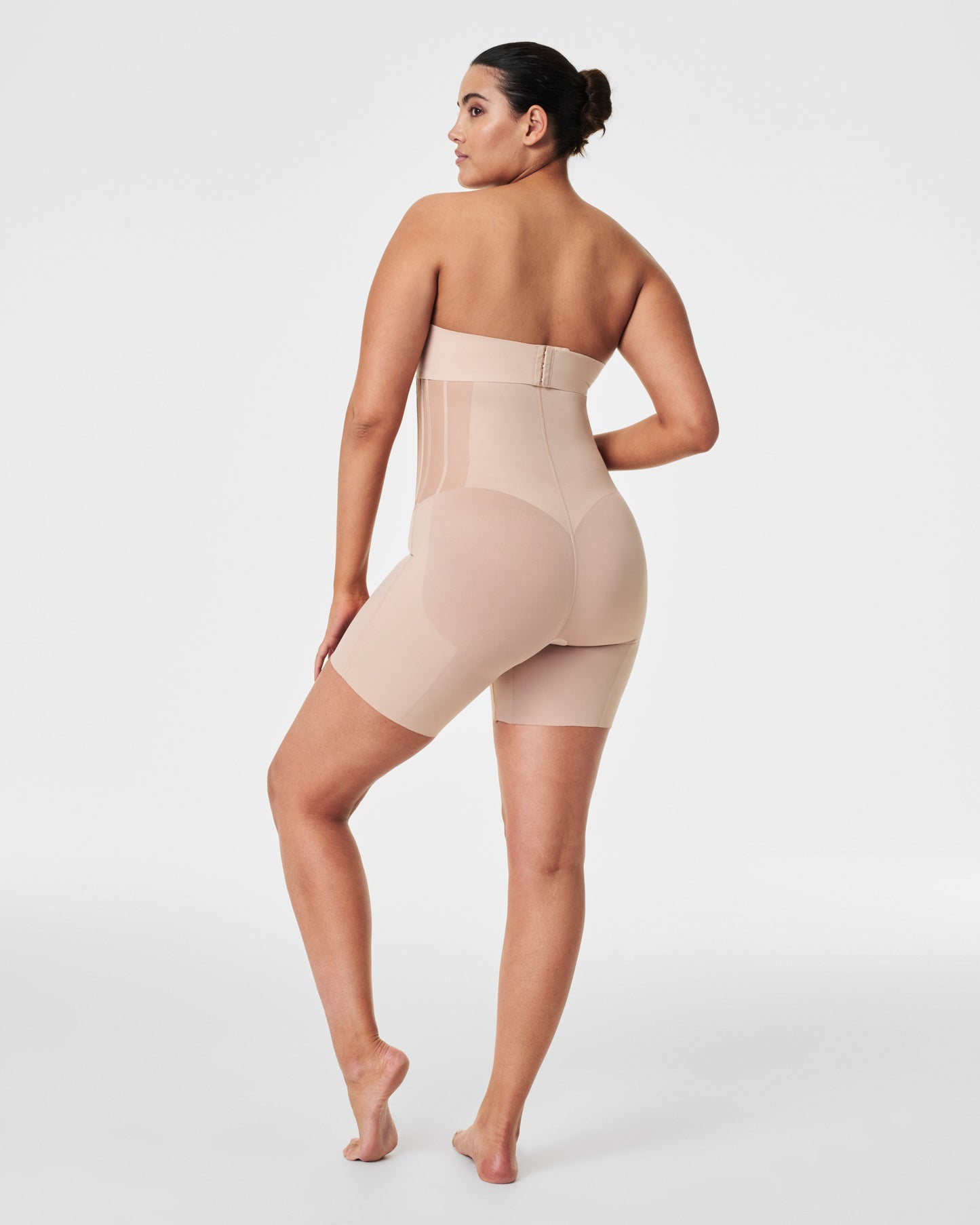 LUKUSAFIsupersculpt™ TotalContour High-Waisted Mid-Thigh Short