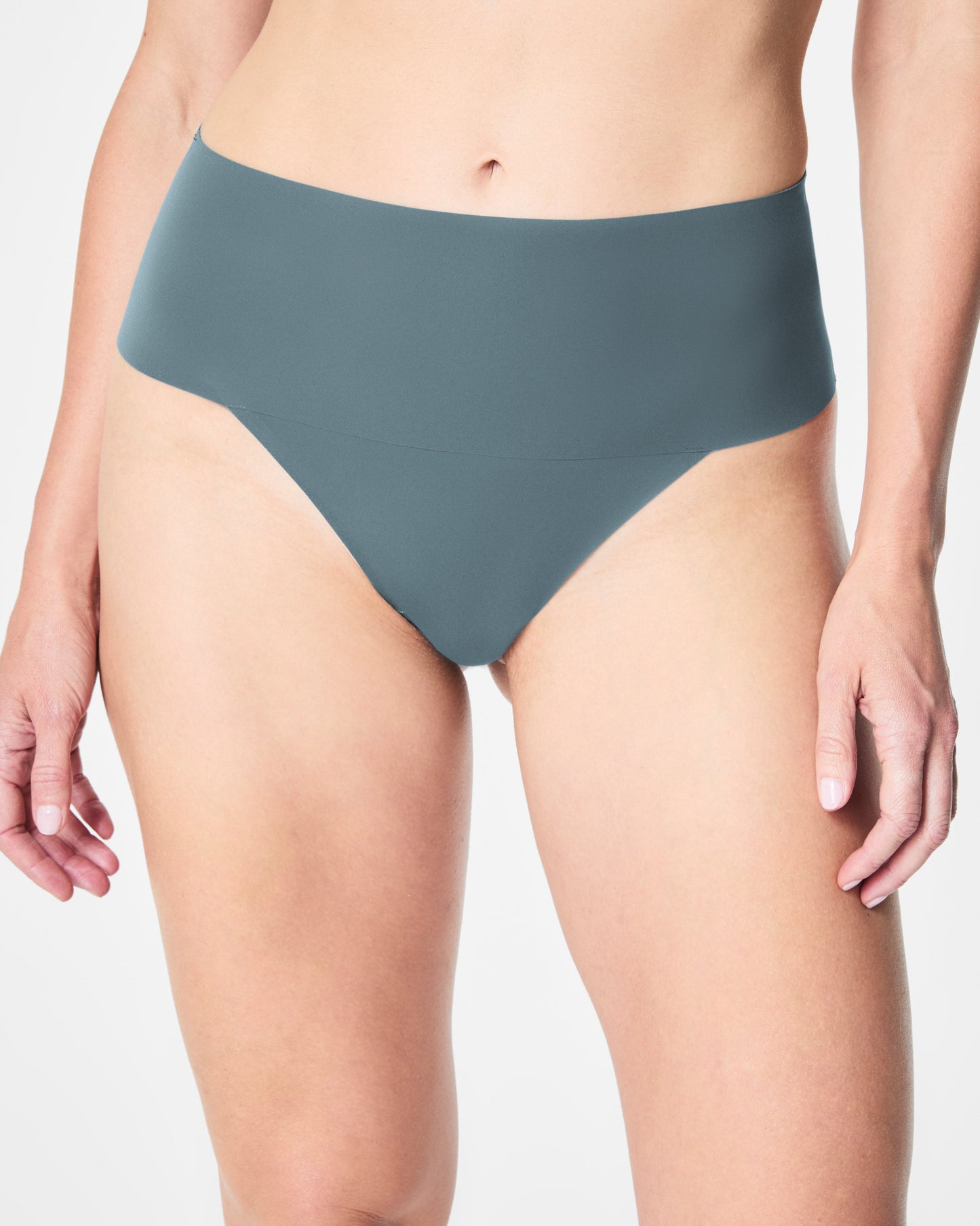LUKUSAFIsupersmooth™ Undie-tectable® Thong