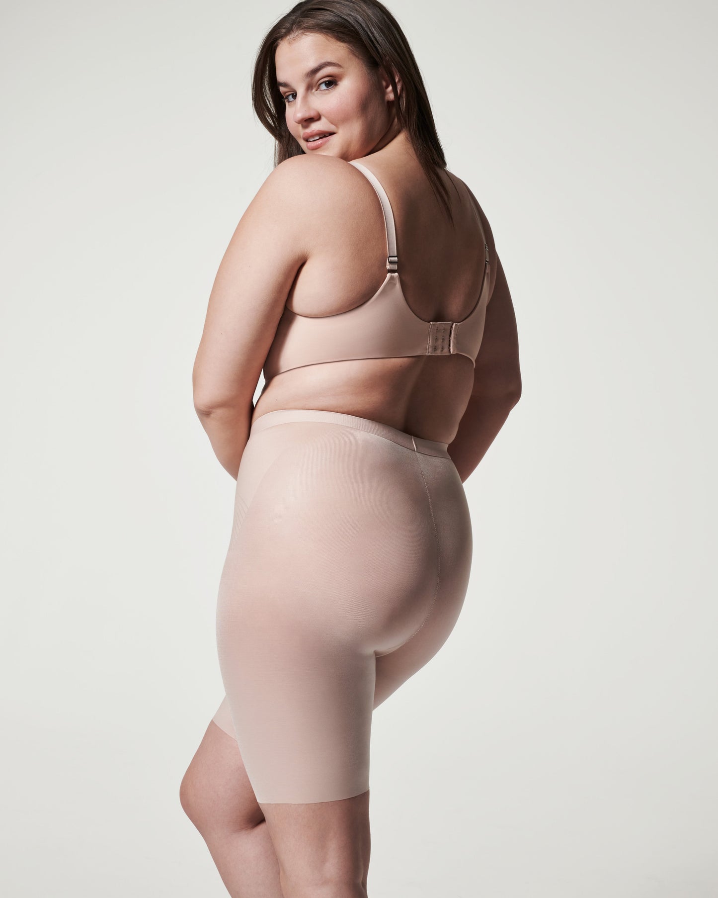 LUKUSAFIshape™ Invisible Mid-Thigh Short