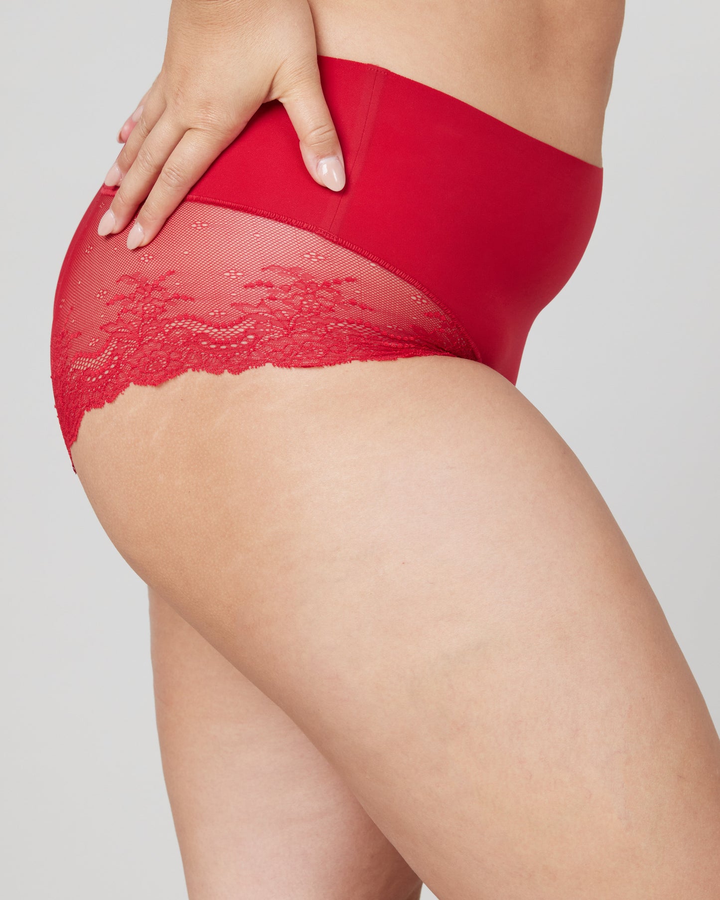 LUKUSAFIsupersmooth™ Undie-tectable® Lace Hi-Hipster