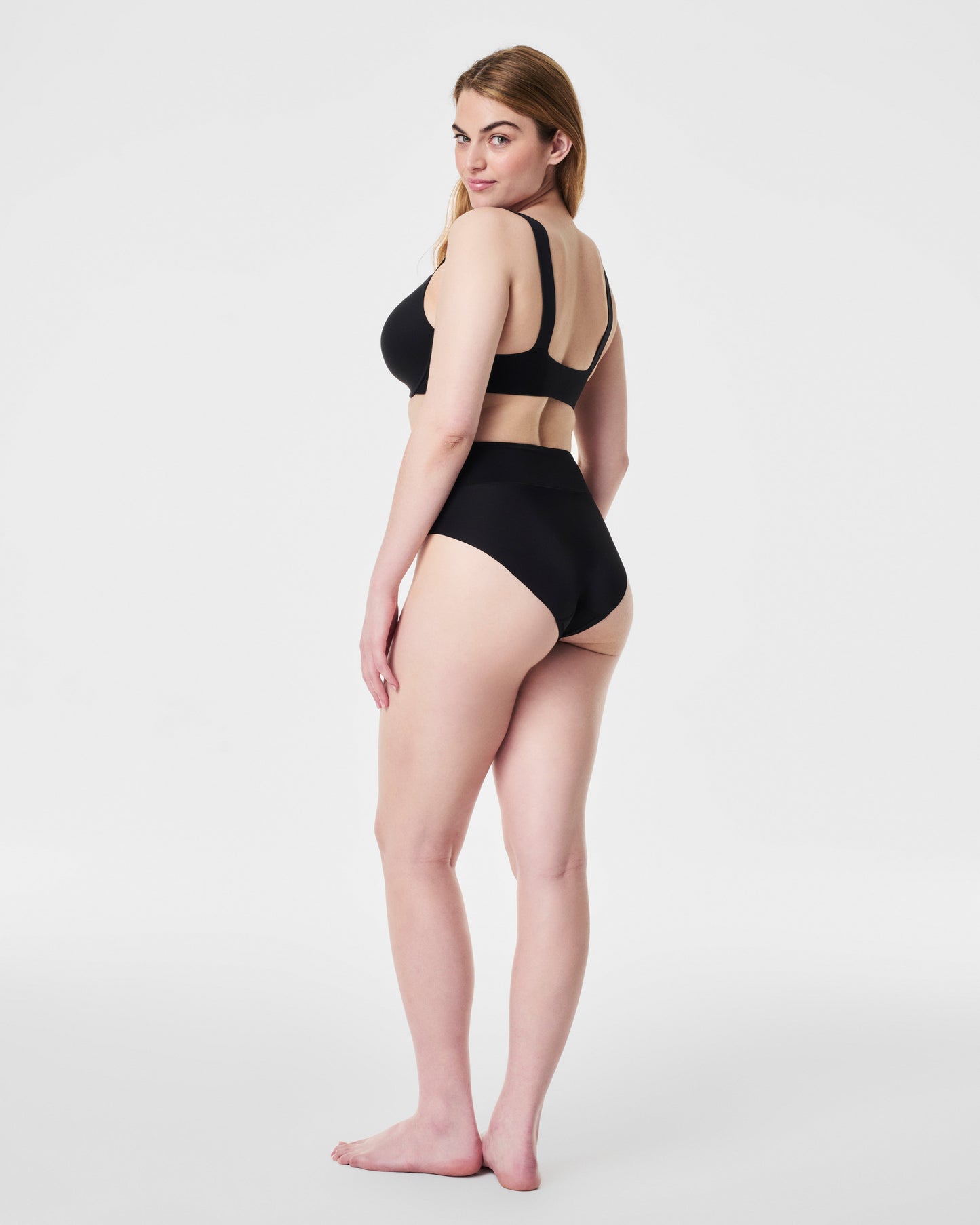 LUKUSAFIsupersmooth™ Contouring Hi-Leg Brief