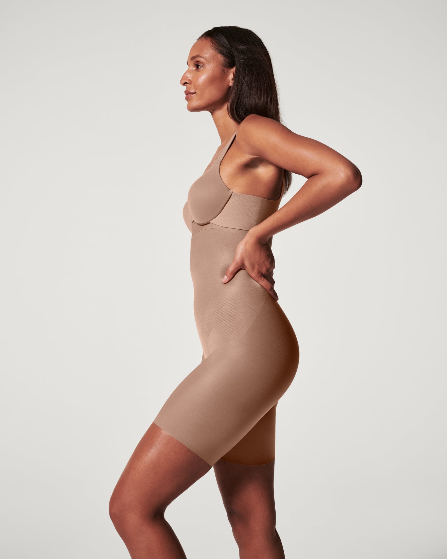 LUKUSAFIshape™ Invisible High-Waisted Mid-Thigh Short