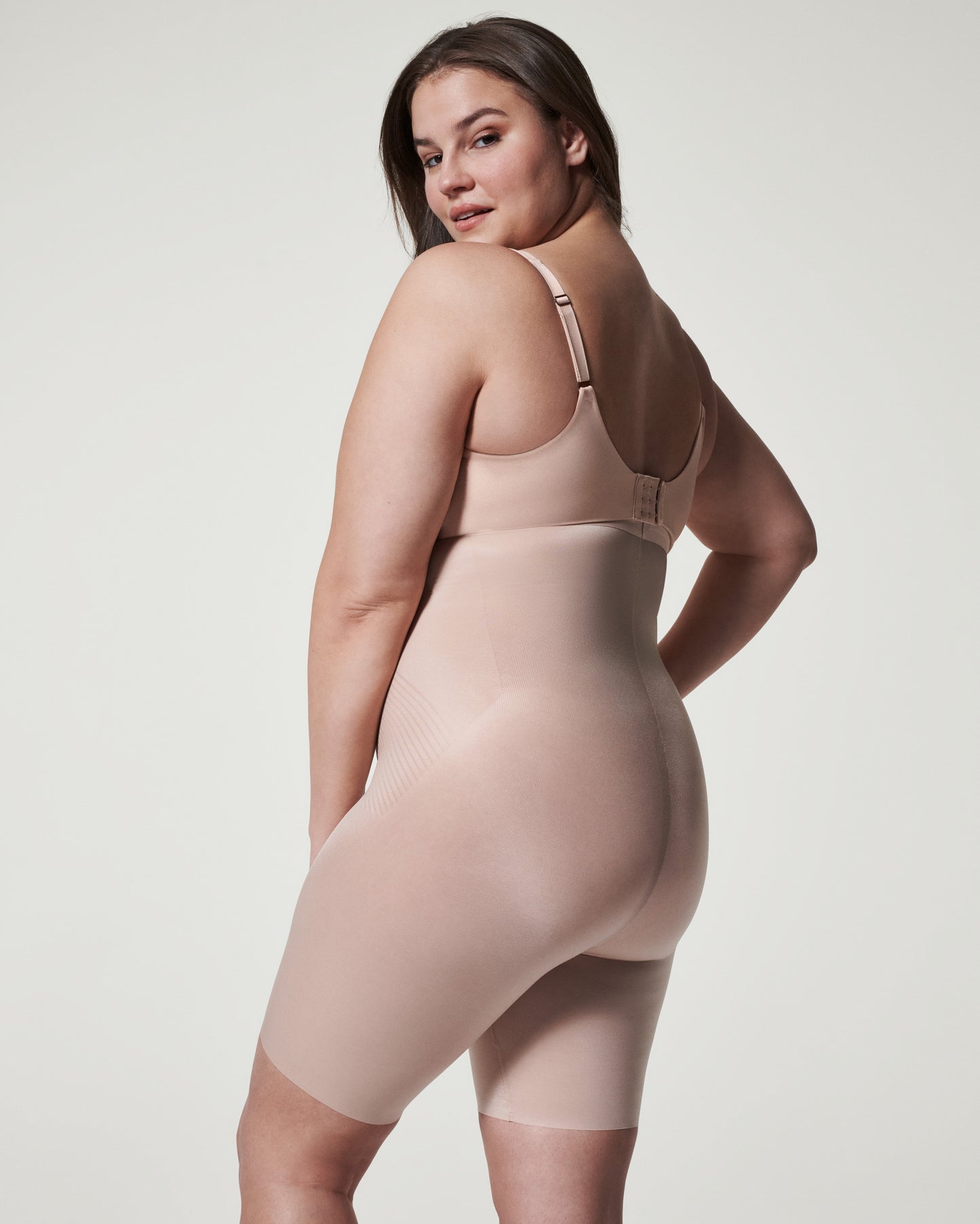 LUKUSAFIshape™ Invisible High-Waisted Mid-Thigh Short
