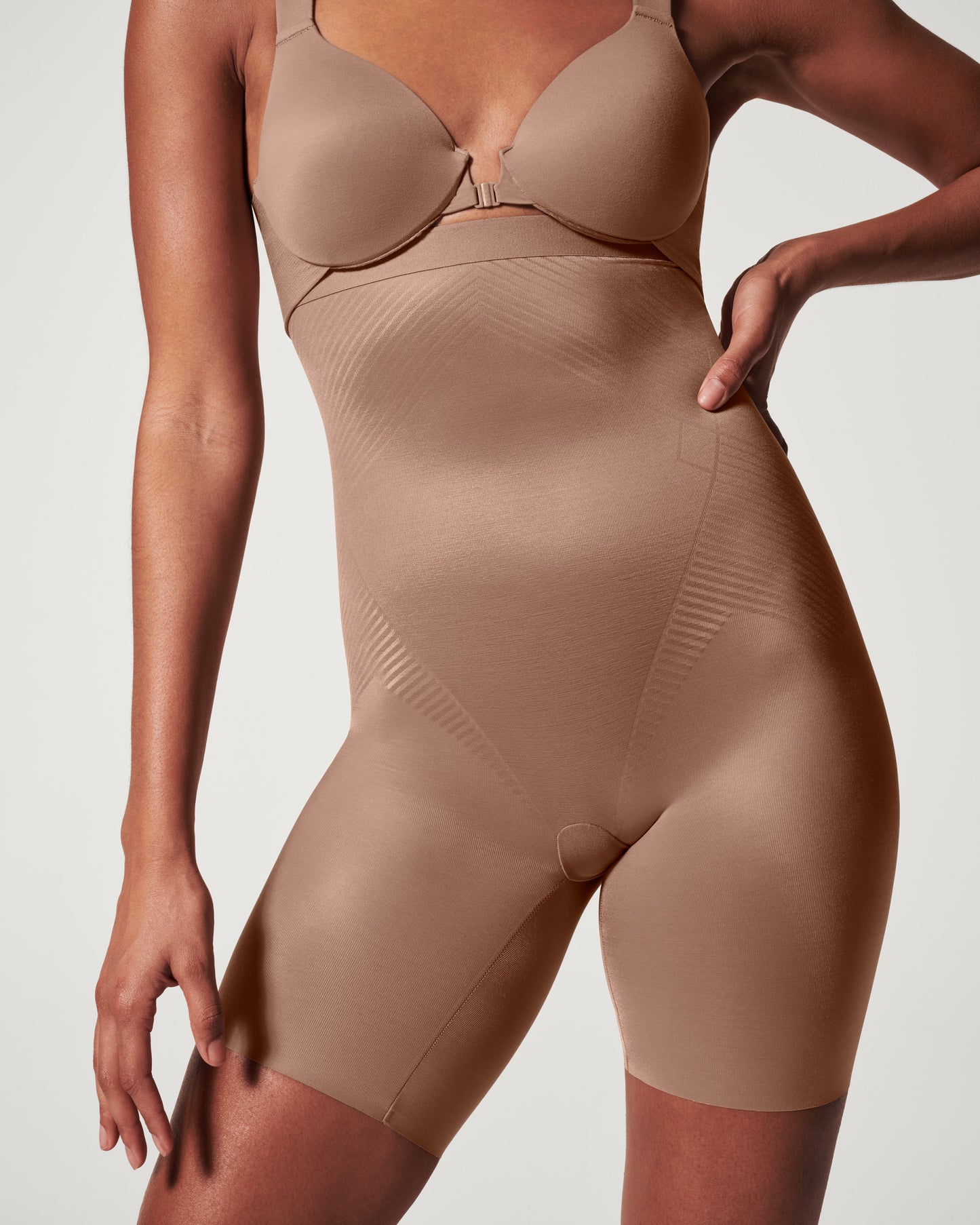 LUKUSAFIshape™ Invisible High-Waisted Mid-Thigh Short