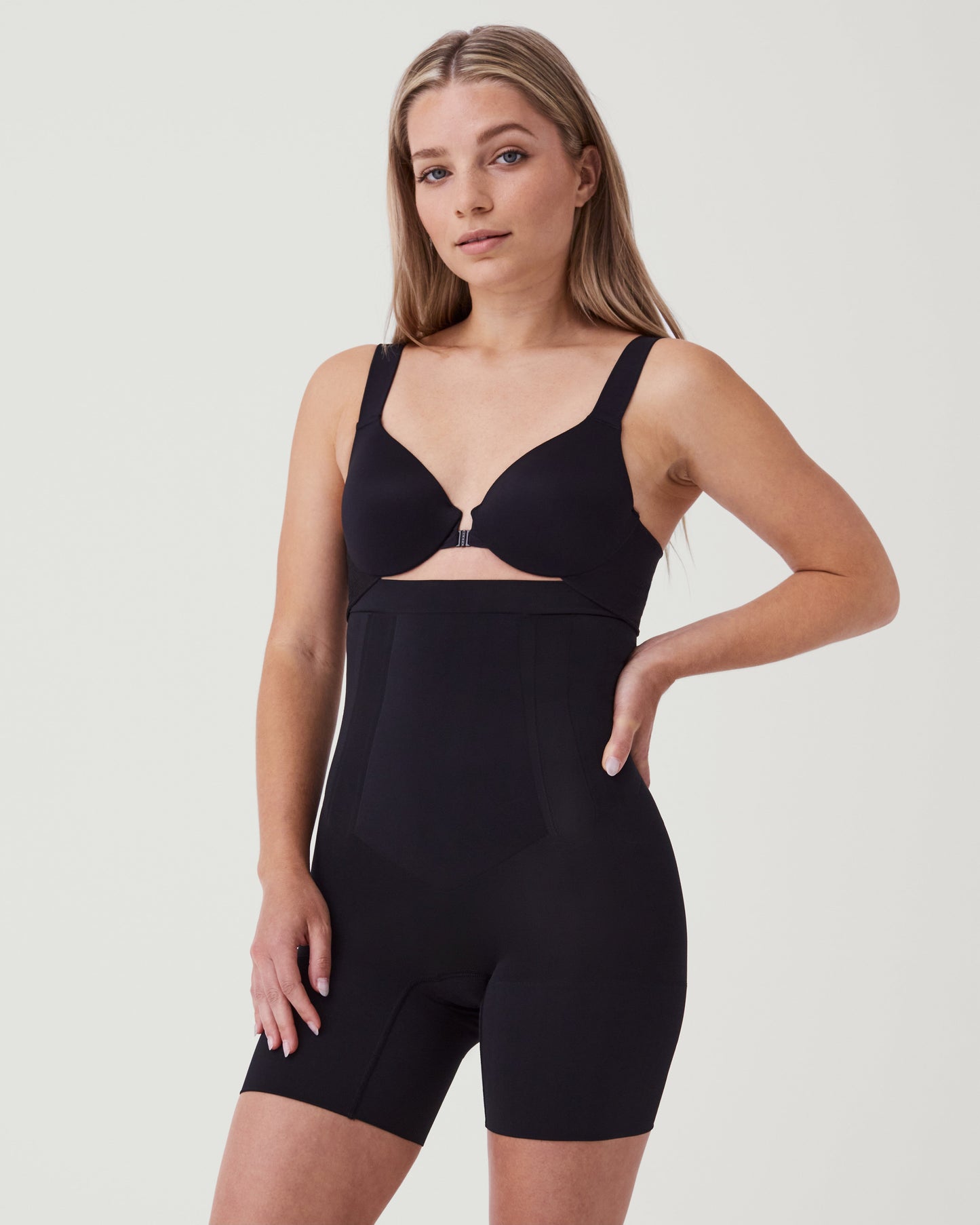 LUKUSAFIsculpt™ OnCore High-Waisted Mid-Thigh Short