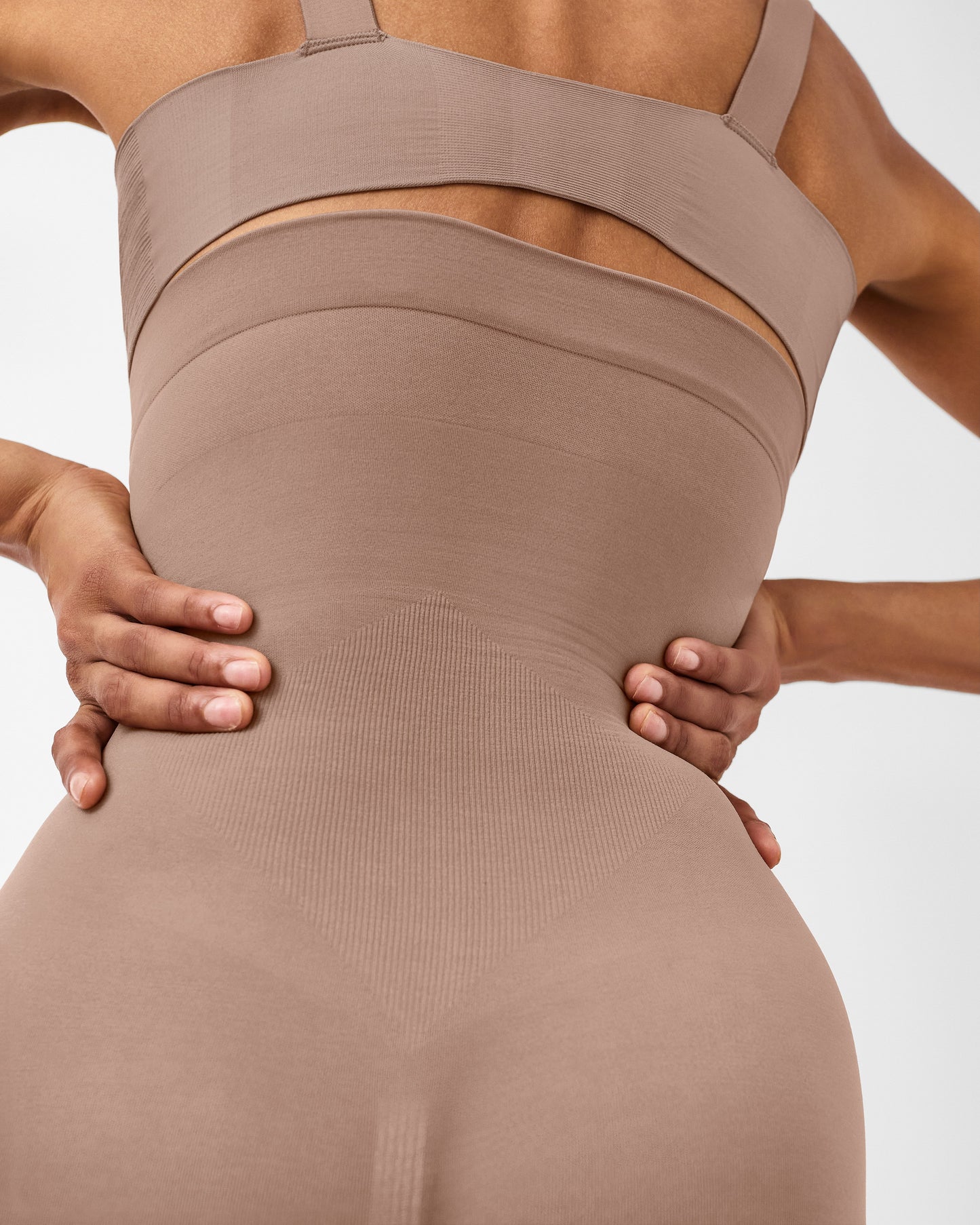 LUKUSAFIsculpt™ Seamless Power High-Waisted Mid-Thigh Short