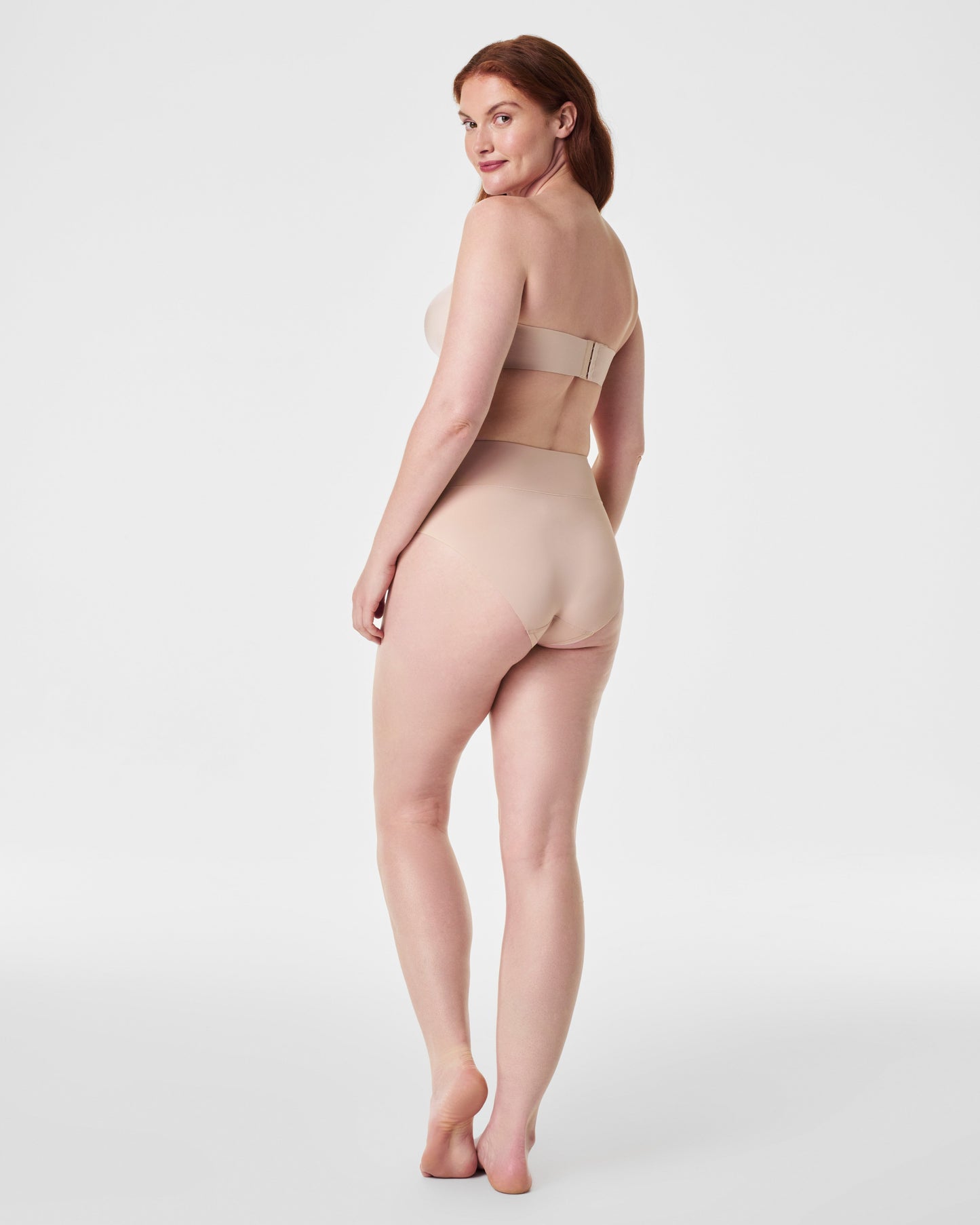LUKUSAFIsupersmooth™ Contouring Hi-Leg Brief