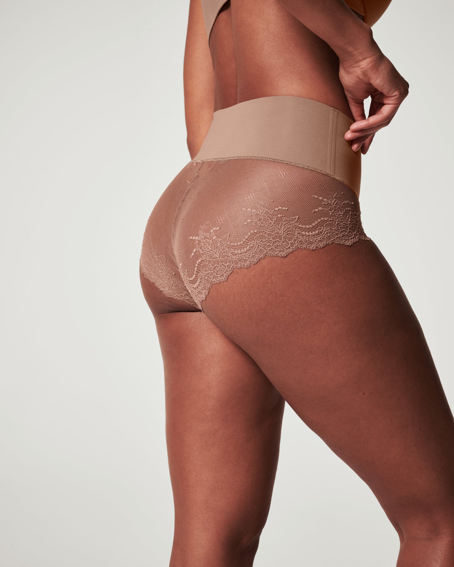 LUKUSAFIsupersmooth™ Undie-tectable® Lace Hi-Hipster