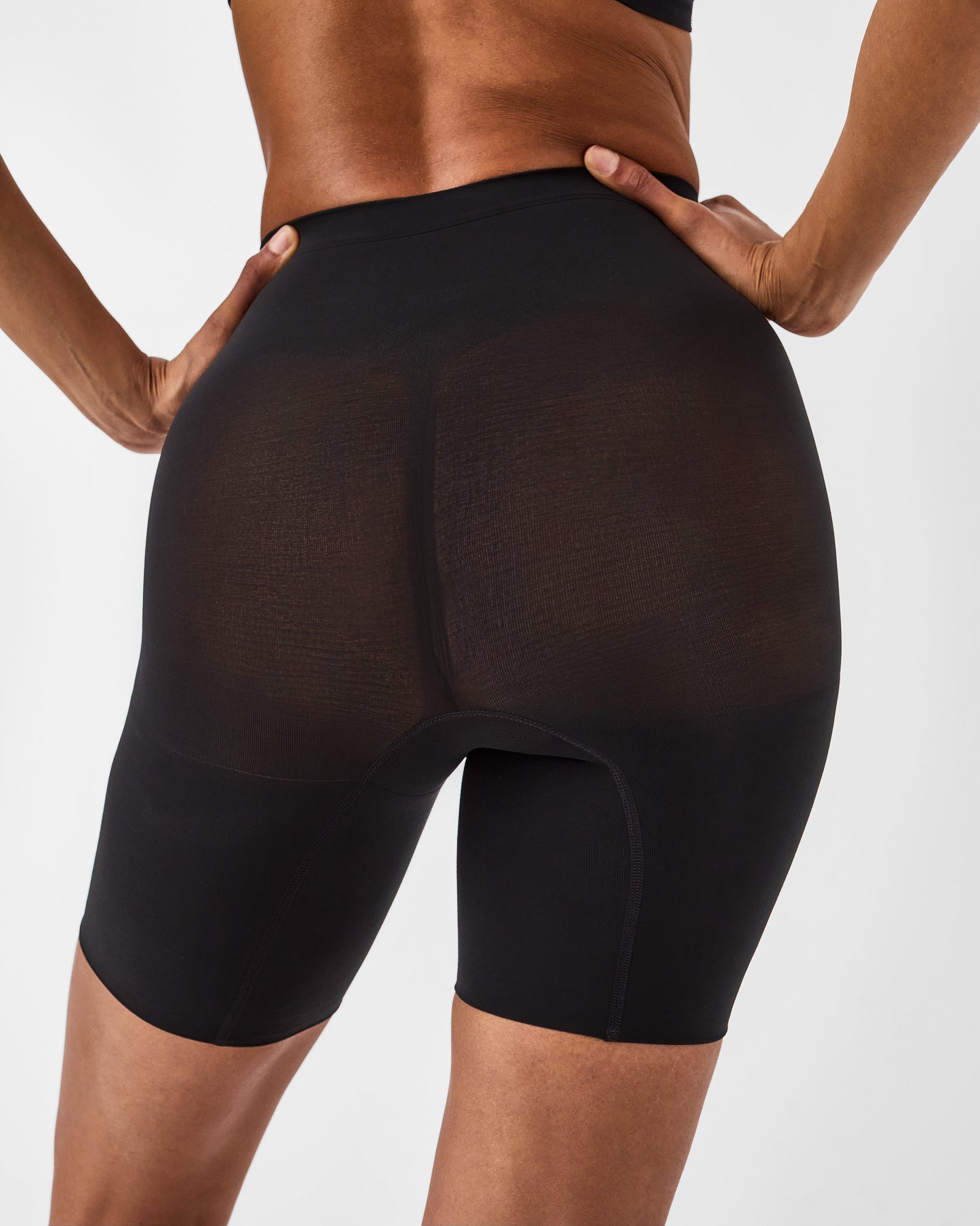 LUKUSAFIsculpt™ Seamless Power Mid-Thigh Short