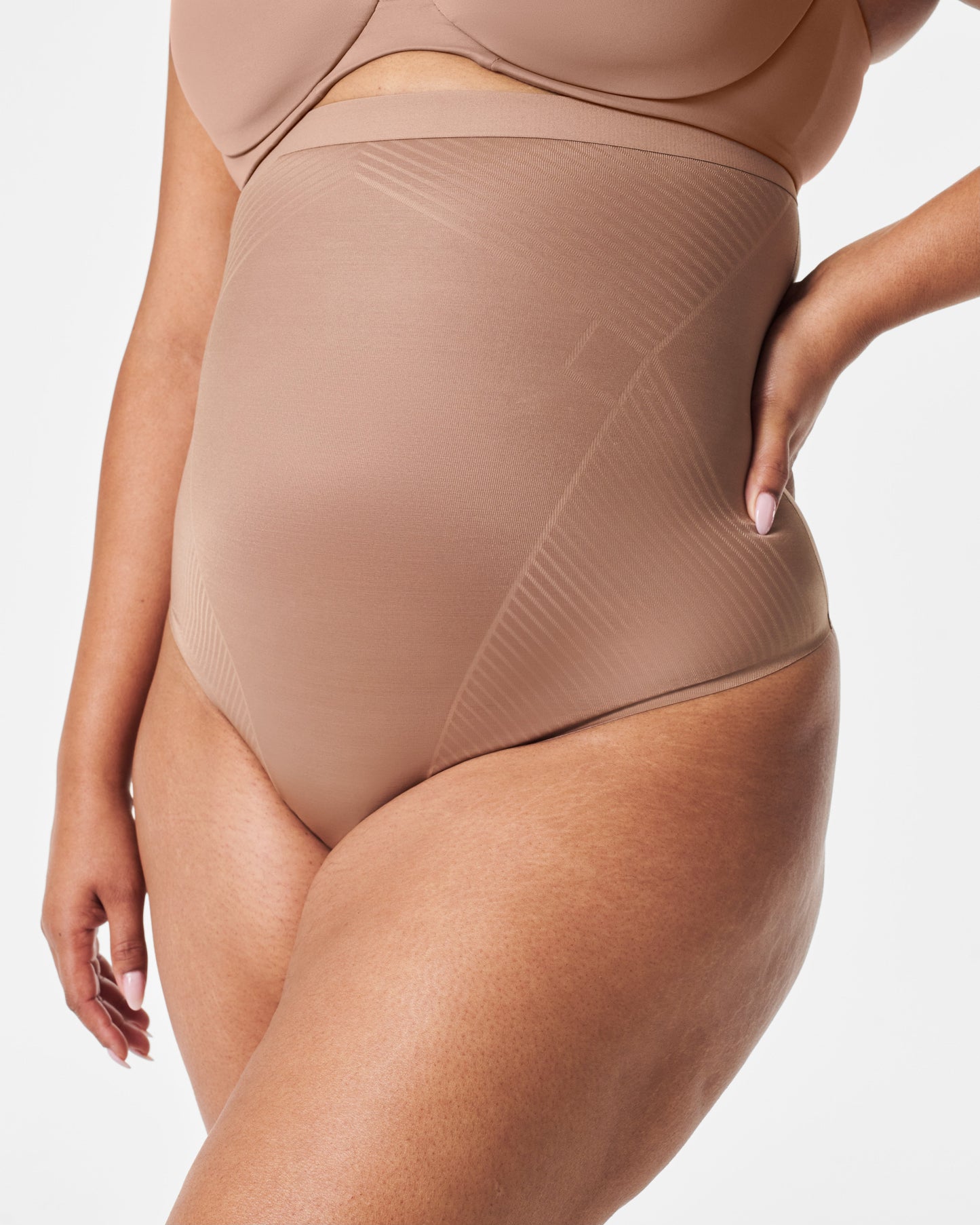 LUKUSAFIshape™ Invisible High-Waisted Thong