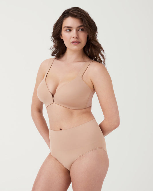 LUKUSAFIsmooth™ Bra-llelujah!® Lightly Lined Wireless Bra