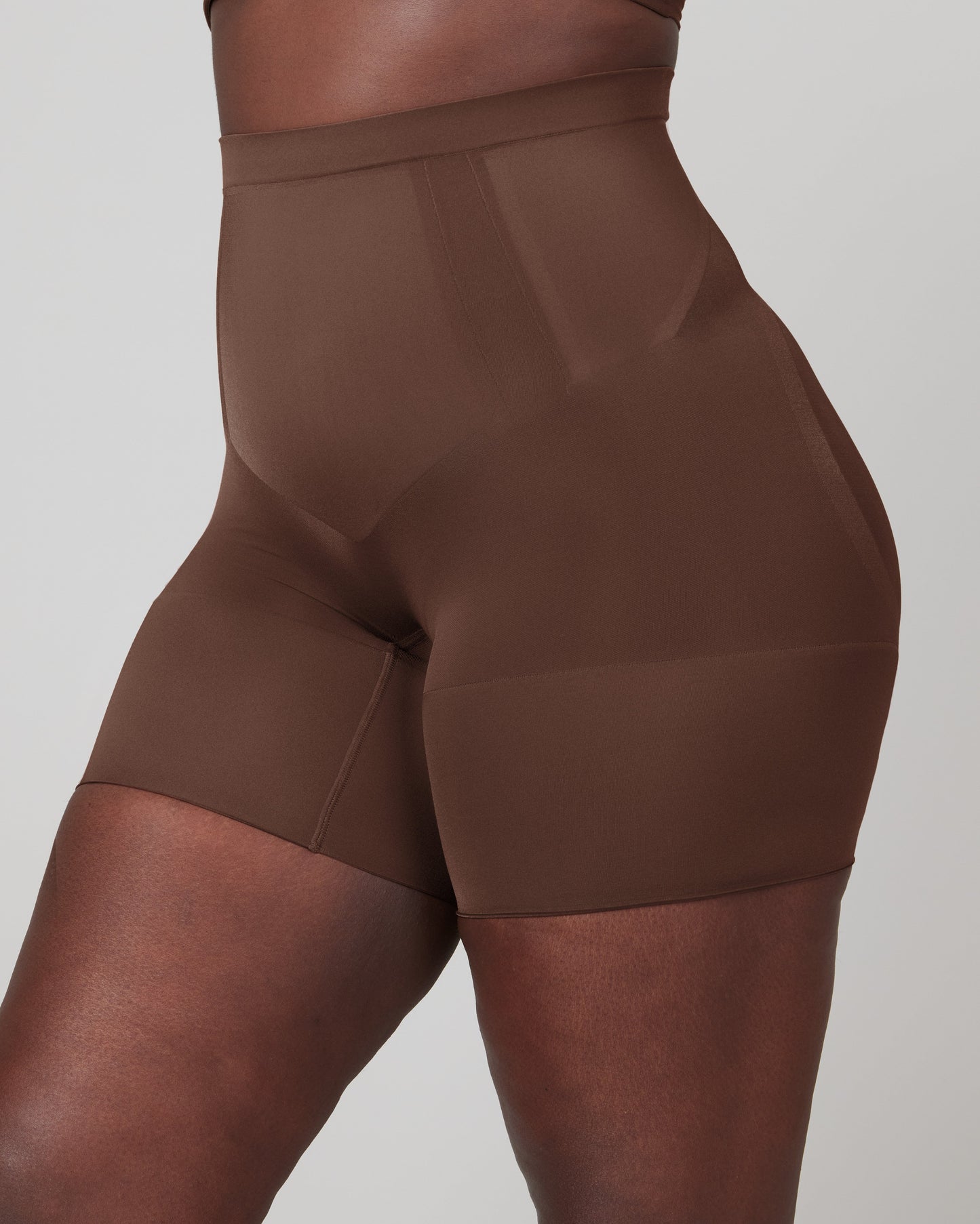 LUKUSAFIsculpt™ OnCore Mid-Thigh Short