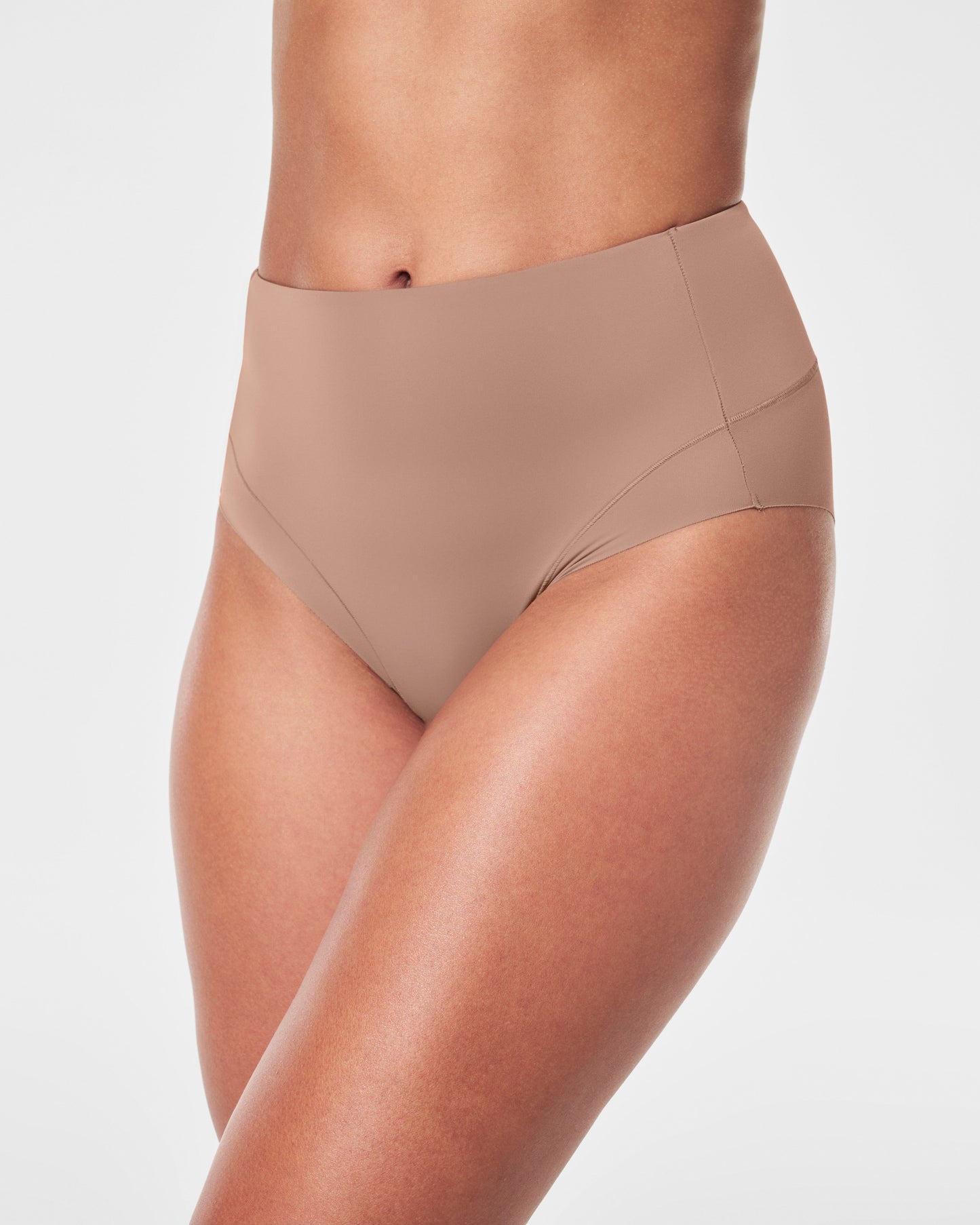 LUKUSAFIsupersmooth™ Contouring Hi-Leg Brief