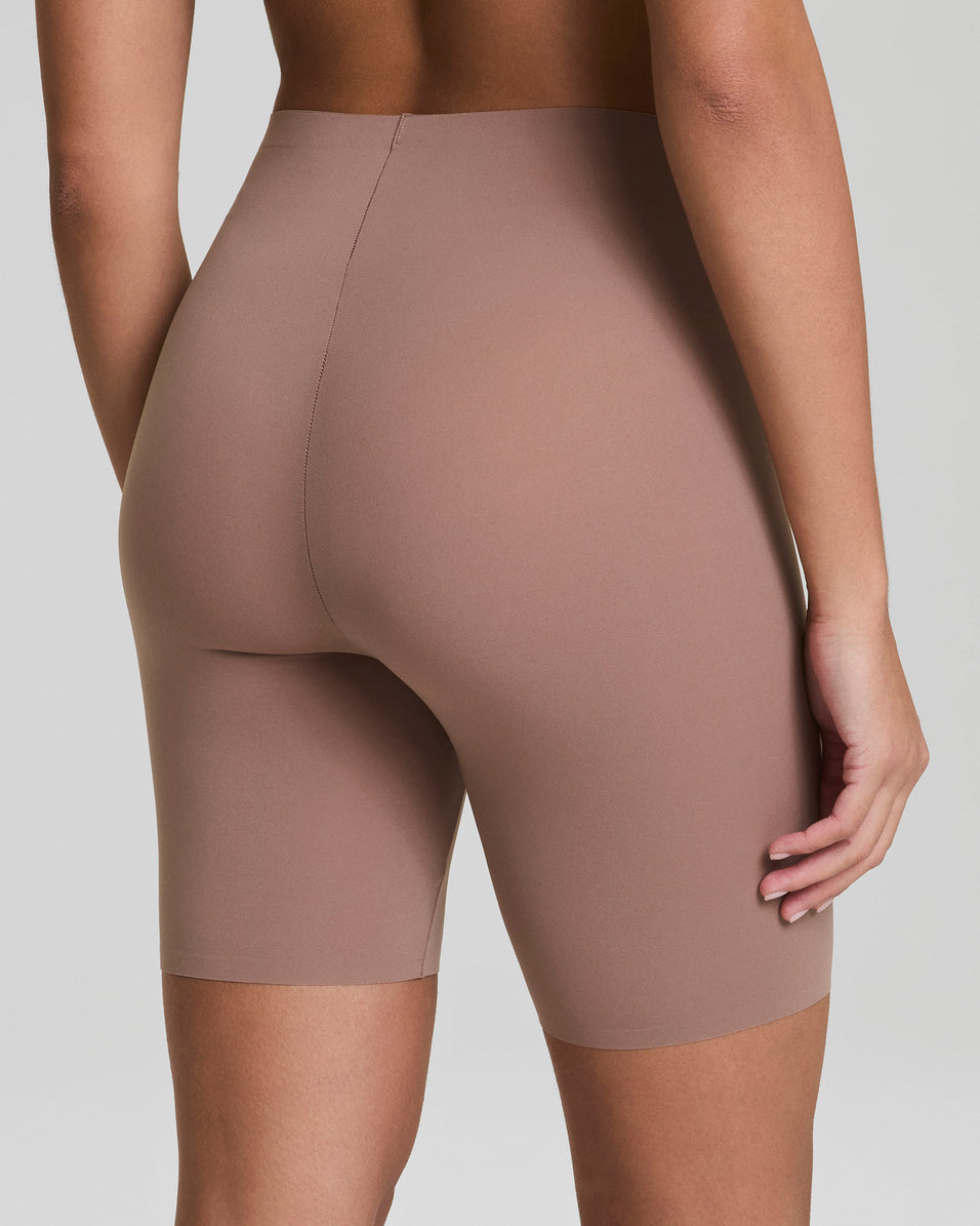 LUKUSAFIsupersmooth™ Fit-To-You Mid-Thigh Short