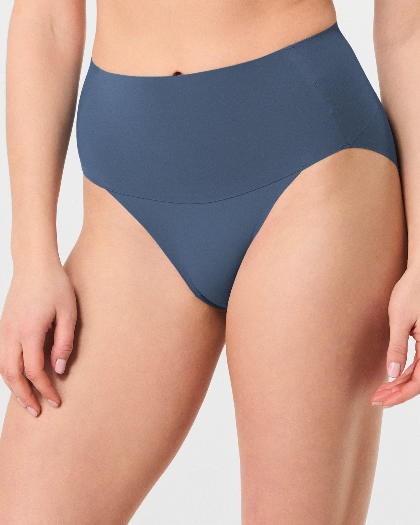 LUKUSAFIsupersmooth™ Undie-tectable® Hi-Leg Brief
