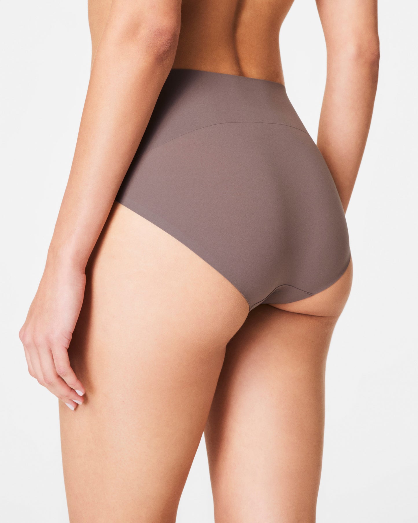 LUKUSAFIsupersmooth™ Undie-tectable® Hi-Leg Brief