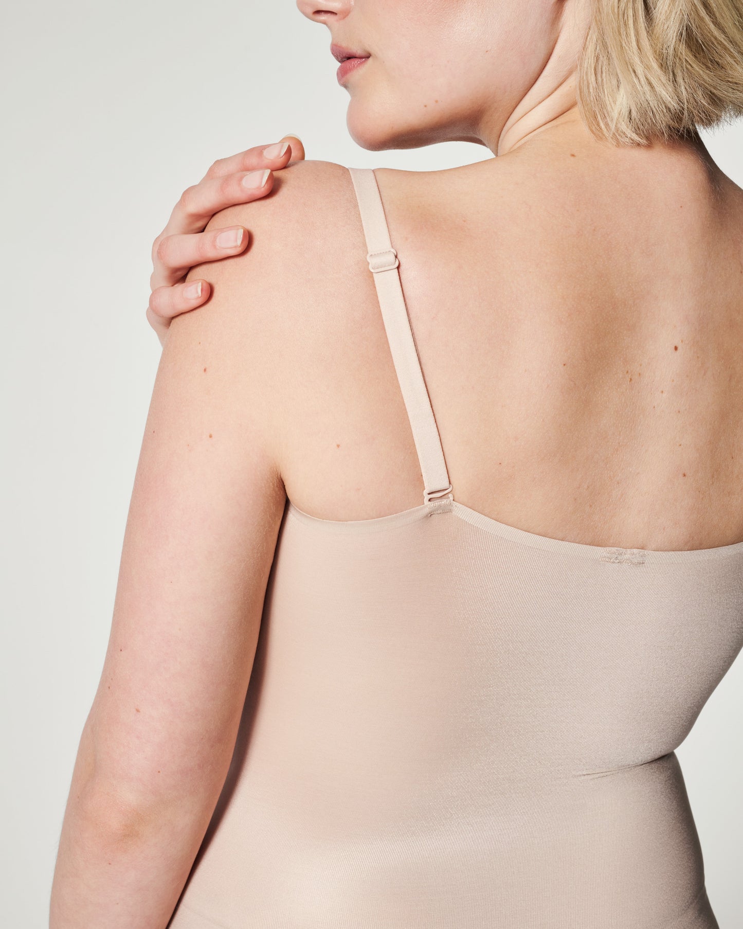 LUKUSAFIshape™ Invisible Cami