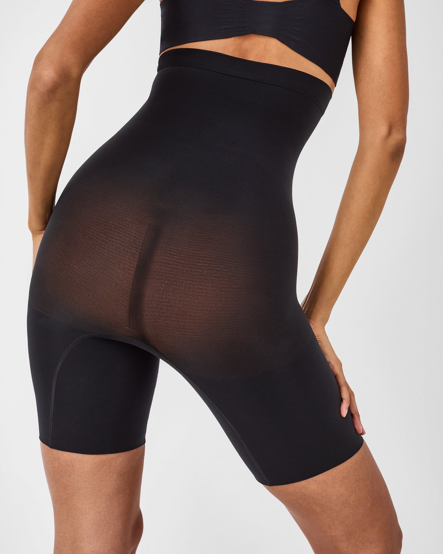 LUKUSAFIsculpt™ Seamless Power High-Waisted Mid-Thigh Short