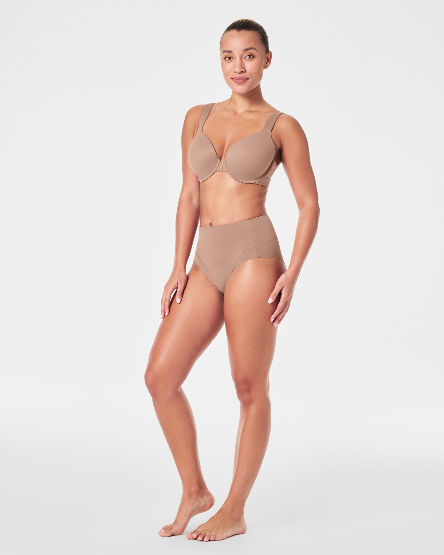 LUKUSAFIsupersmooth™ Contouring Hi-Leg Brief