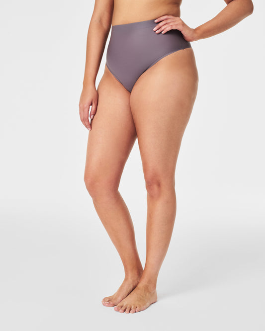 LUKUSAFIshape™ Sheer Control Thong
