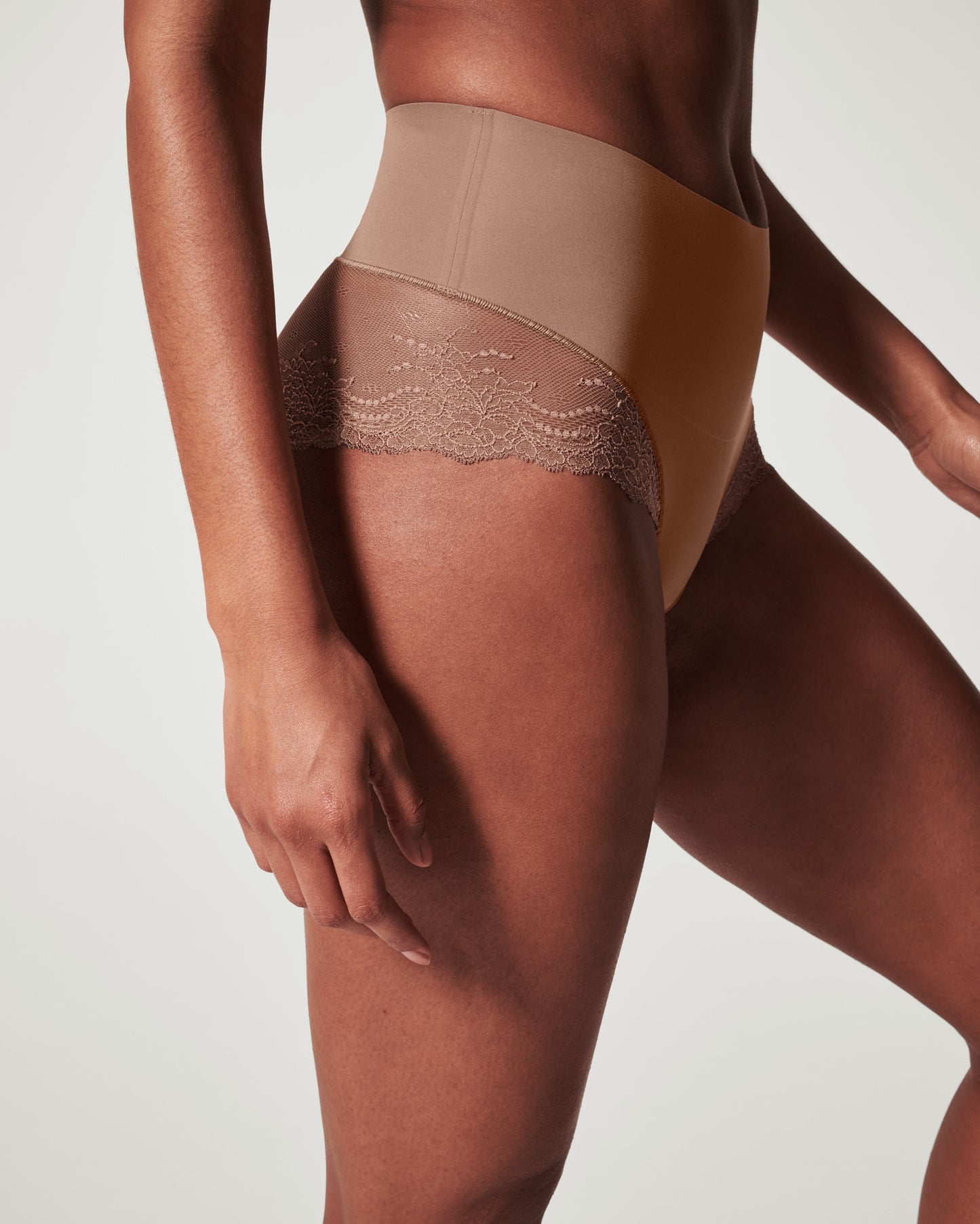 LUKUSAFIsupersmooth™ Undie-tectable® Lace Hi-Hipster