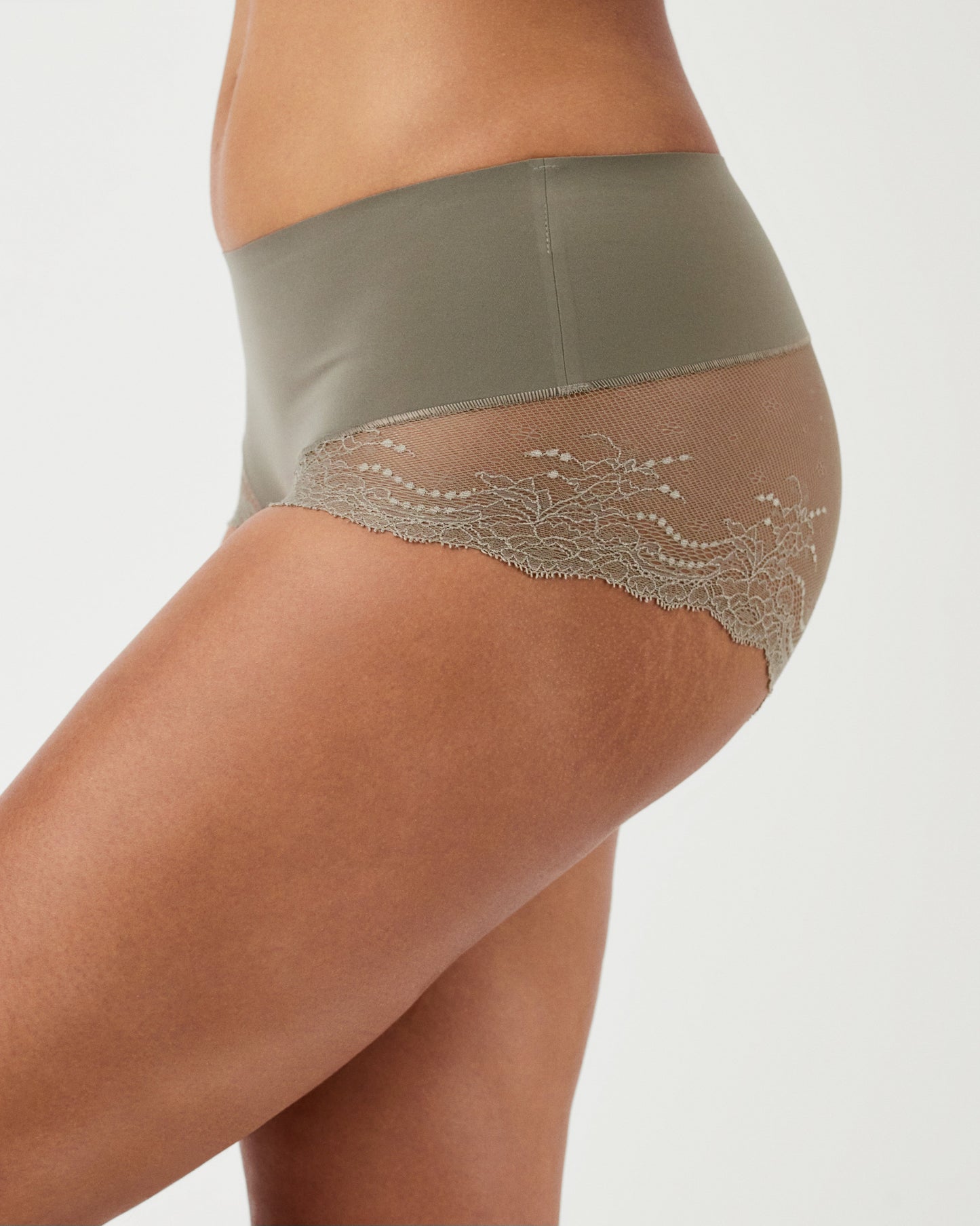 LUKUSAFIsupersmooth™ Undie-tectable® Lace Hi-Hipster