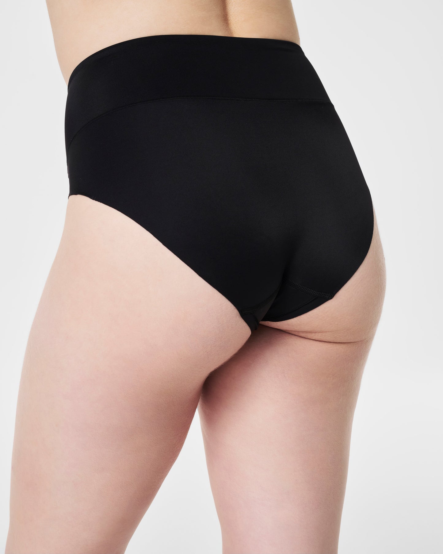 LUKUSAFIsupersmooth™ Contouring Hi-Leg Brief