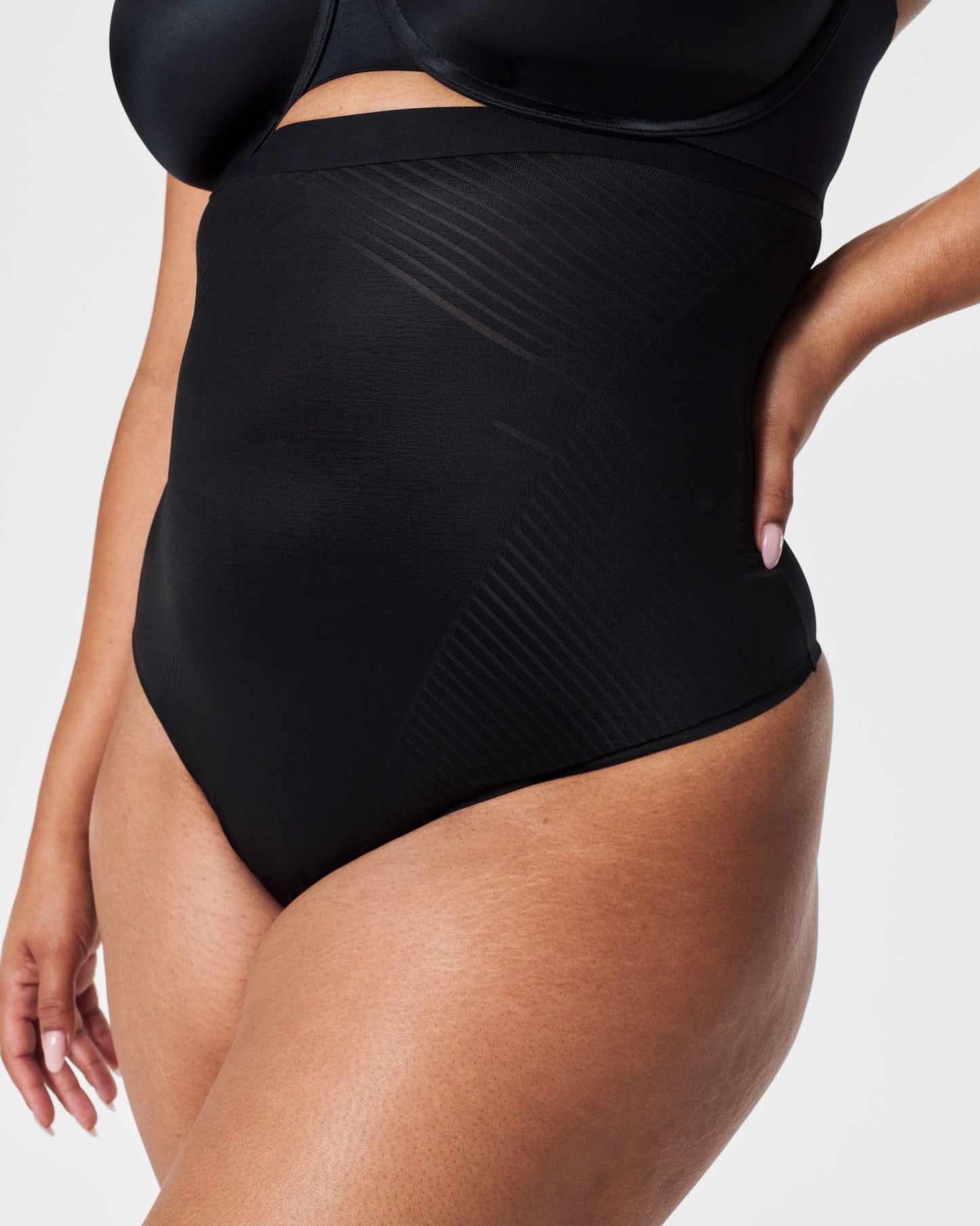 LUKUSAFIshape™ Invisible High-Waisted Thong