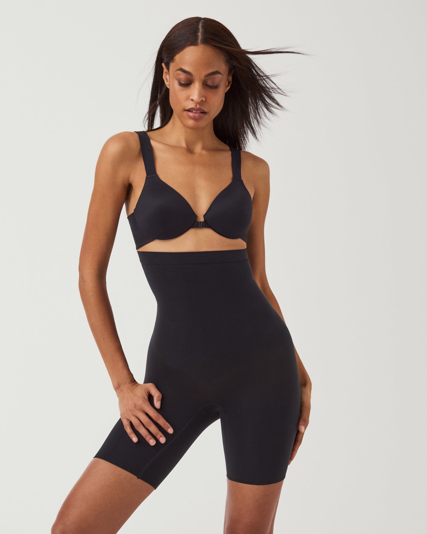 LUKUSAFIsculpt™ Seamless Power High-Waisted Mid-Thigh Short