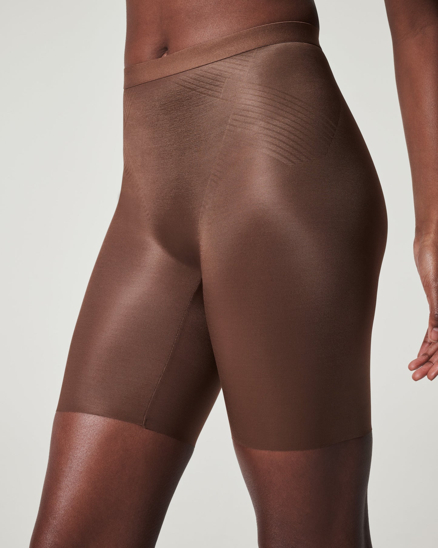 LUKUSAFIshape™ Invisible Mid-Thigh Short