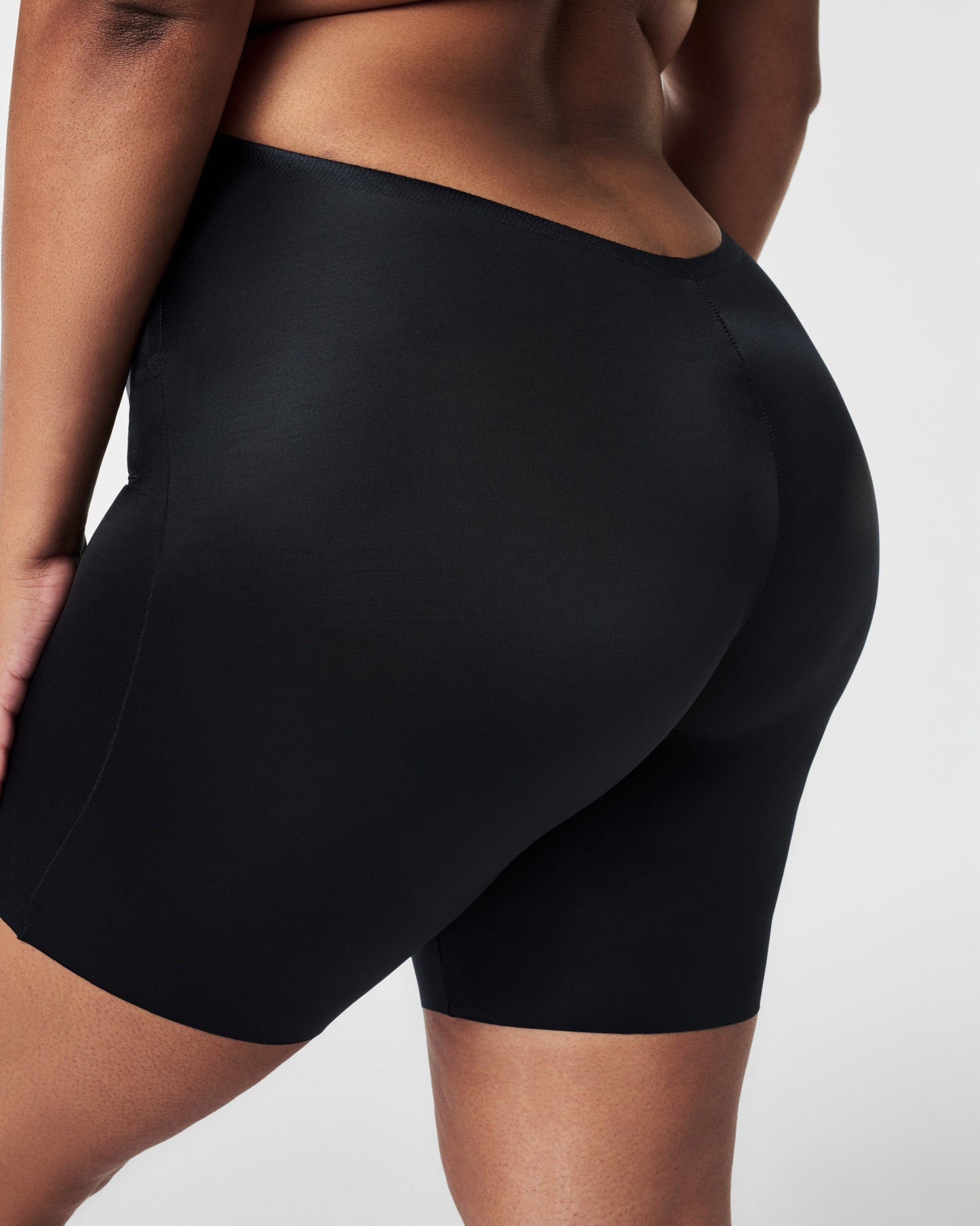 LUKUSAFIsupershape™ Suit Your Fancy Low-Back Mid-Thigh Short