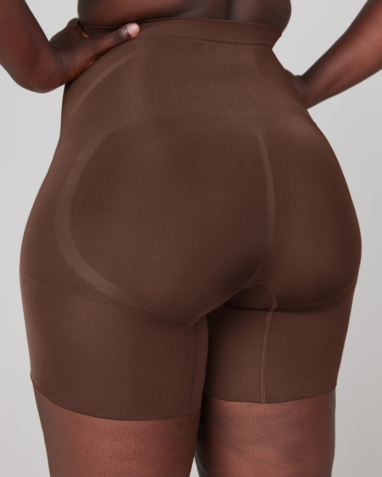LUKUSAFIsculpt™ OnCore Mid-Thigh Short