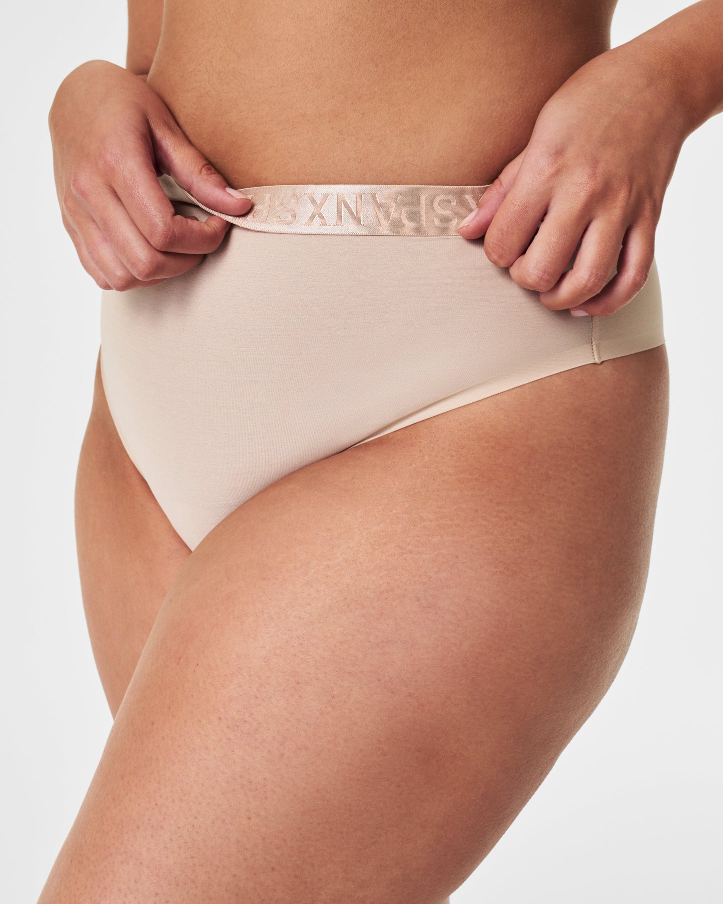LUKUSAFIshape™ Sheer Control Thong